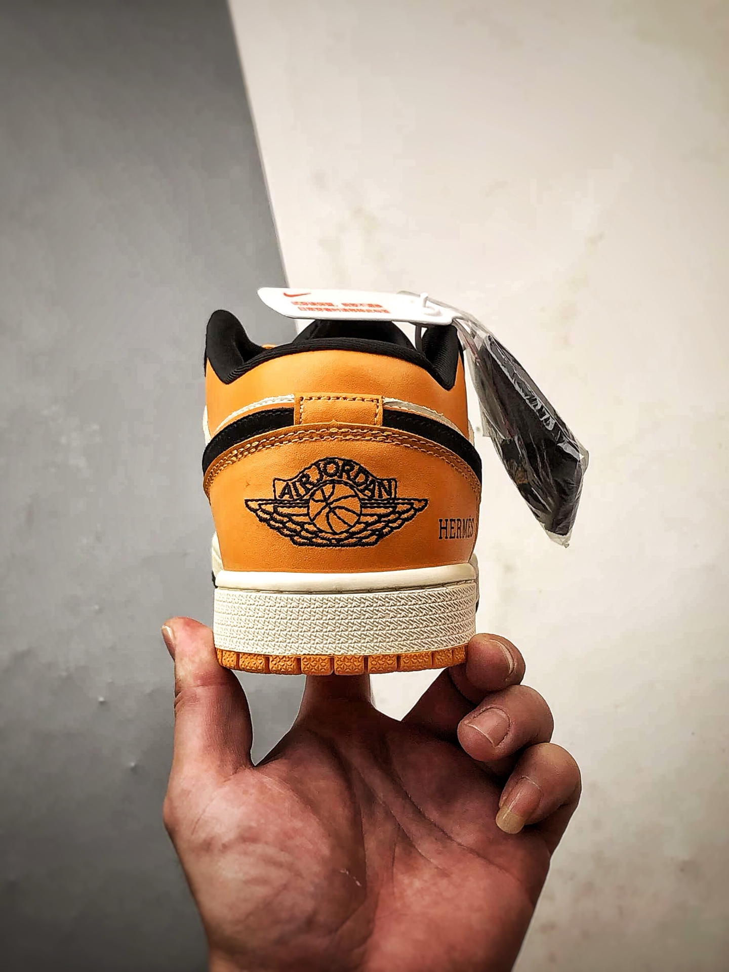 Air Jordan 1 Low ”高端定制” 爱马仕黑白橙 LJ8888-004-High Quatity Cheap Brand wholesale wholesaler seller Clothes Bags handbags Sneakers Top Fashion Clothing Shoes from China Factory Chinese suppliers best Quality Beautiful Price Air Jordan 1 Low ”高端定制” 爱马仕黑白橙 LJ8888-004