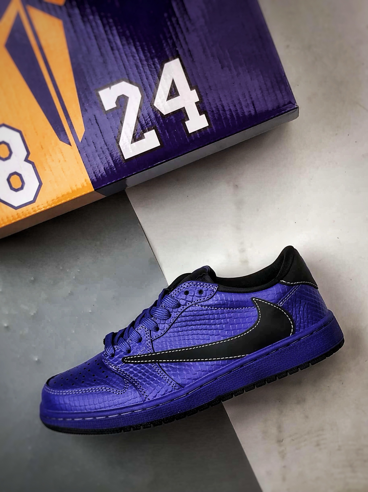 Air Jordan 1 Low ”高端定制” 科比蛇鳞纹紫黑倒钩 LD2028-038-High Quatity Cheap Brand wholesale wholesaler seller Clothes Bags handbags Sneakers Top Fashion Clothing Shoes from China Factory Chinese suppliers best Quality Beautiful Price Air Jordan 1 Low ”高端定制” 科比蛇鳞纹紫黑倒钩 LD2028-038