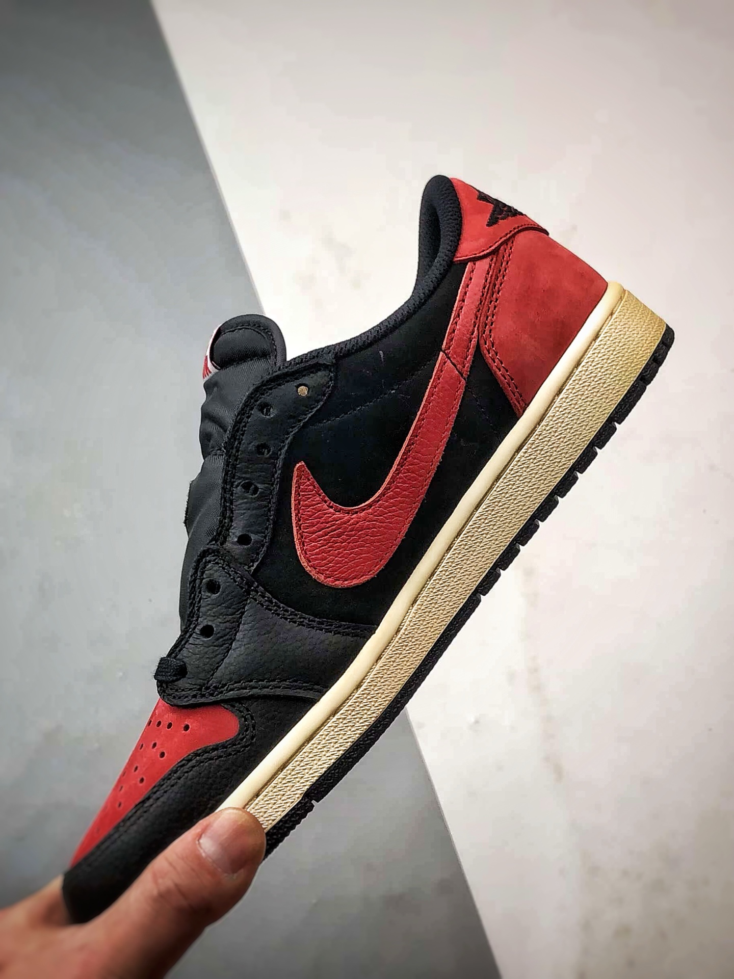 Travis Scott x Air Jordan 1 Low 定制款 倒钩低帮黑红 DM7866-061