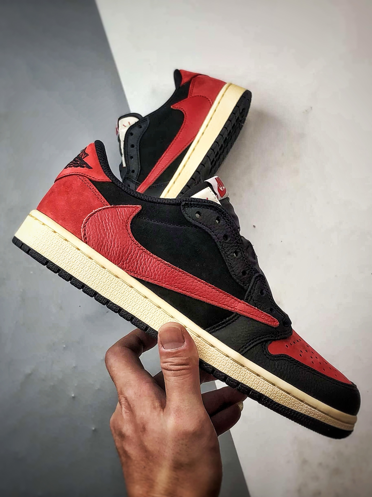 Travis Scott x Air Jordan 1 Low 定制款 倒钩低帮黑红 DM7866-061