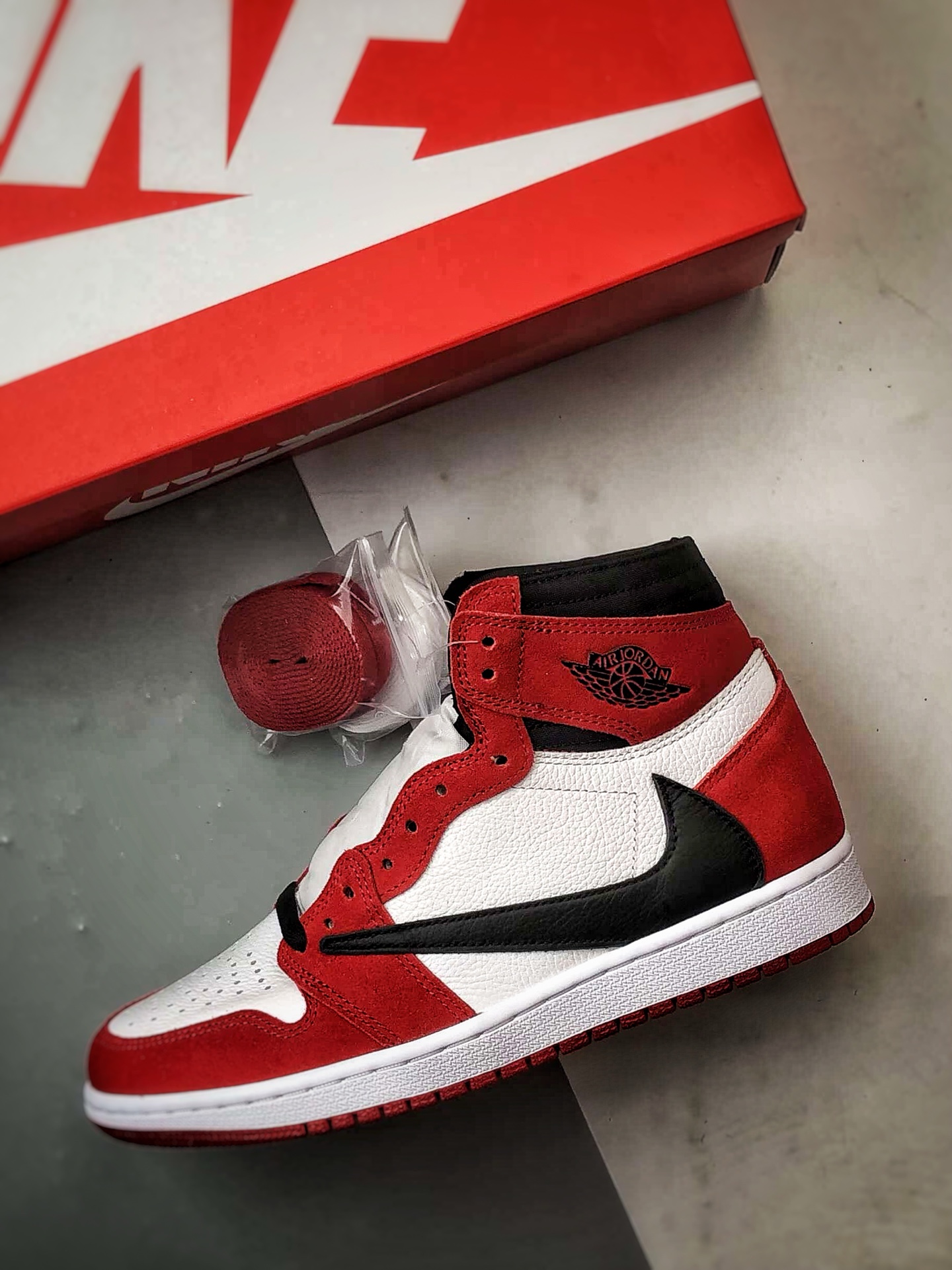 Travis Scott x Air Jordan AJ1 High SP TS 联名红白倒钩高帮 DH3277-601