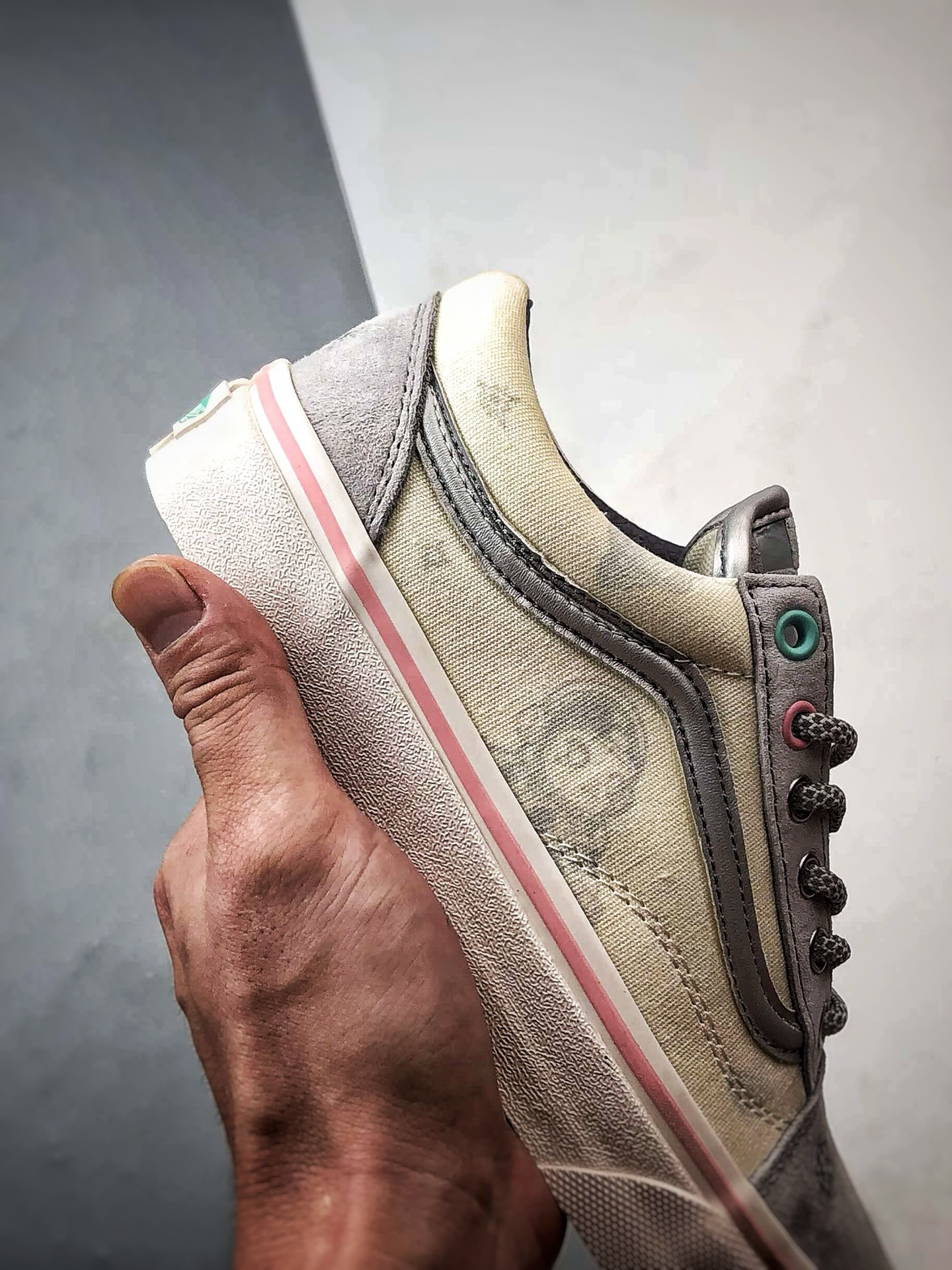 POP MA x Vans SPACE MOLLY 泡泡玛特全新联名 太空漫游 穿上想象 VN000E9TBP21