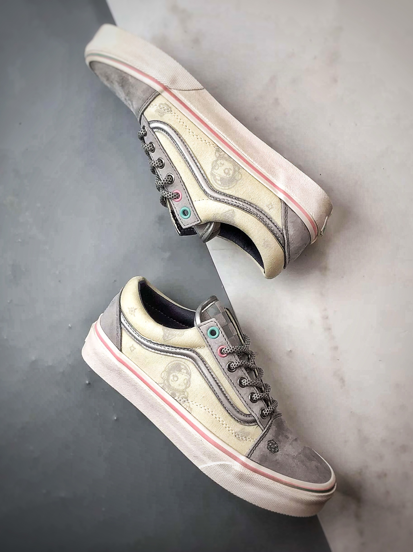 POP MA x Vans SPACE MOLLY 泡泡玛特全新联名 太空漫游 穿上想象 VN000E9TBP21