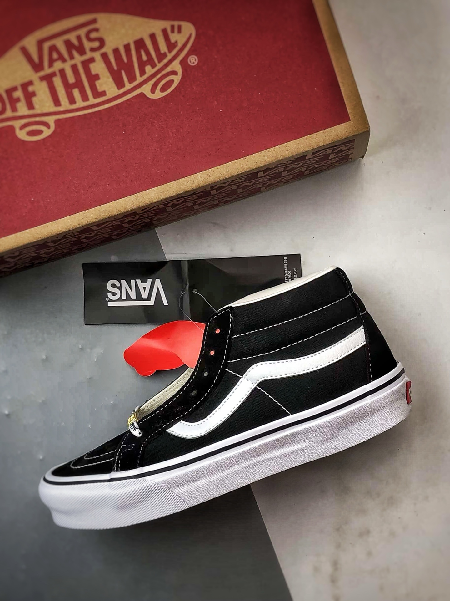 Vans Sk8-Mid 黑白 万斯新款 复古中帮硫化帆布鞋-High Quatity Cheap Brand wholesale wholesaler seller Clothes Bags handbags Sneakers Top Fashion Clothing Shoes from China Factory Chinese suppliers best Quality Beautiful Price Vans Sk8-Mid 黑白 万斯新款 复古中帮硫化帆布鞋