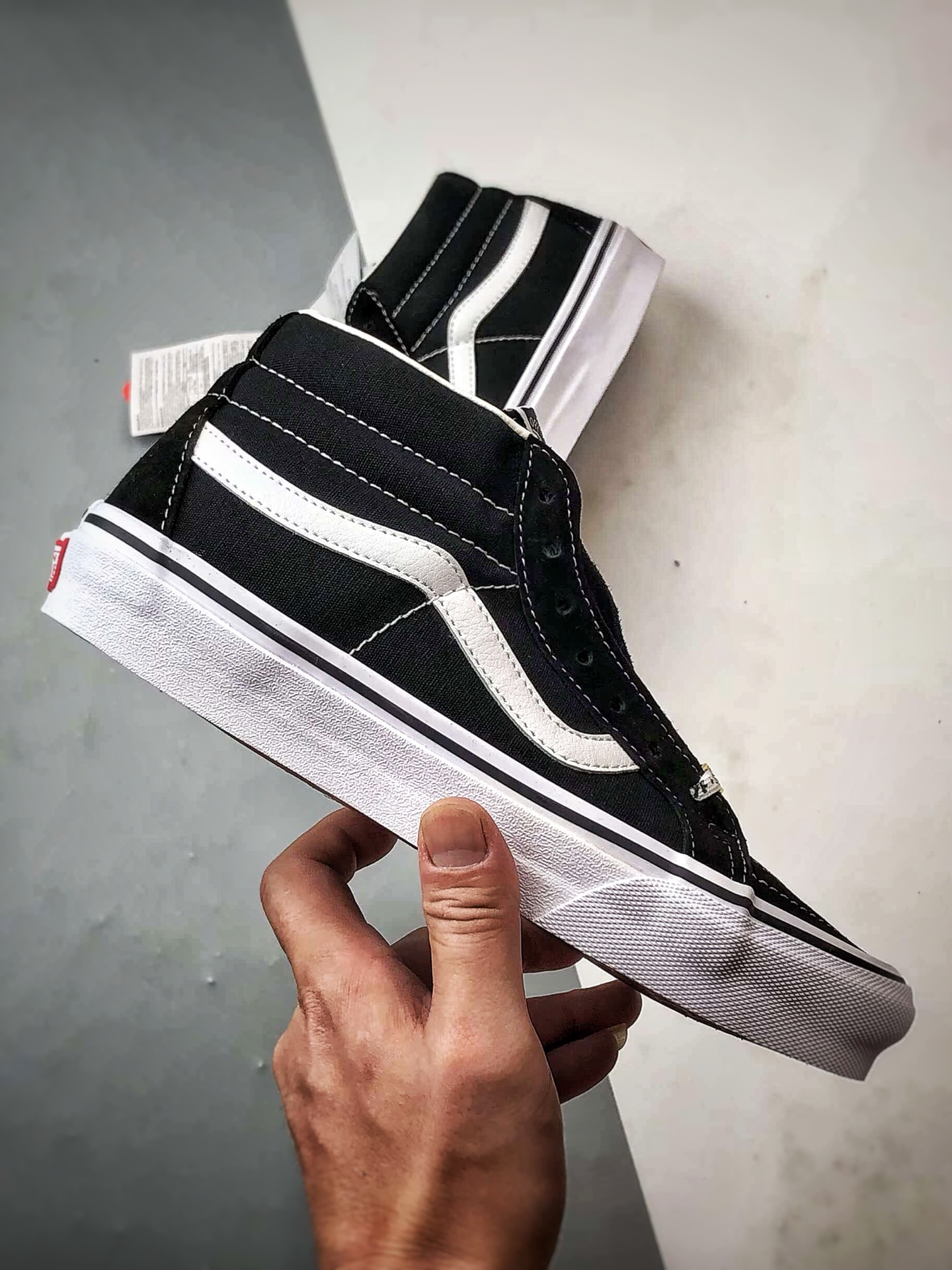 Vans Sk8-Mid 黑白 万斯新款 复古中帮硫化帆布鞋-High Quatity Cheap Brand wholesale wholesaler seller Clothes Bags handbags Sneakers Top Fashion Clothing Shoes from China Factory Chinese suppliers best Quality Beautiful Price Vans Sk8-Mid 黑白 万斯新款 复古中帮硫化帆布鞋