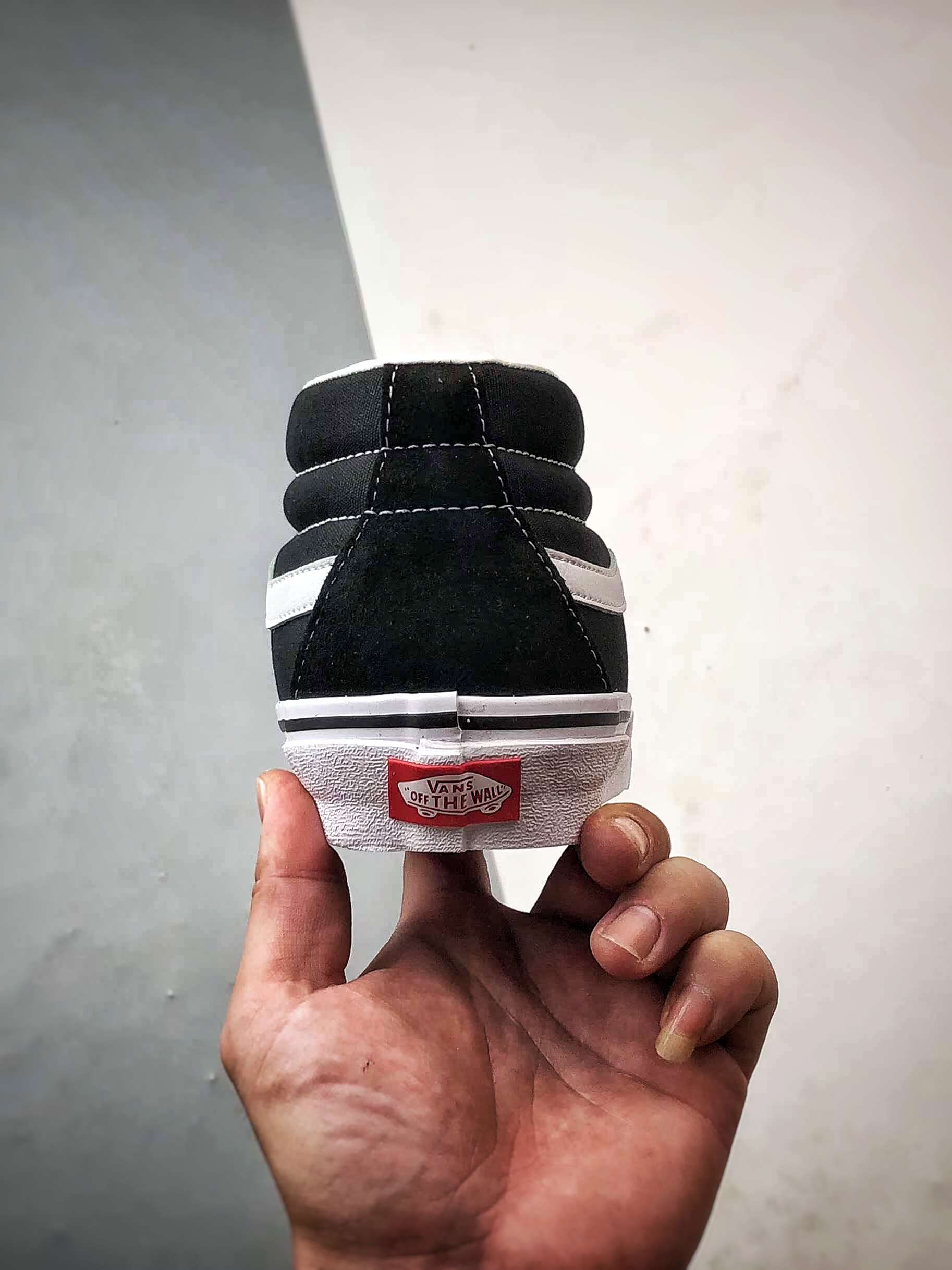 Vans Sk8-Mid 黑白 万斯新款 复古中帮硫化帆布鞋-High Quatity Cheap Brand wholesale wholesaler seller Clothes Bags handbags Sneakers Top Fashion Clothing Shoes from China Factory Chinese suppliers best Quality Beautiful Price Vans Sk8-Mid 黑白 万斯新款 复古中帮硫化帆布鞋