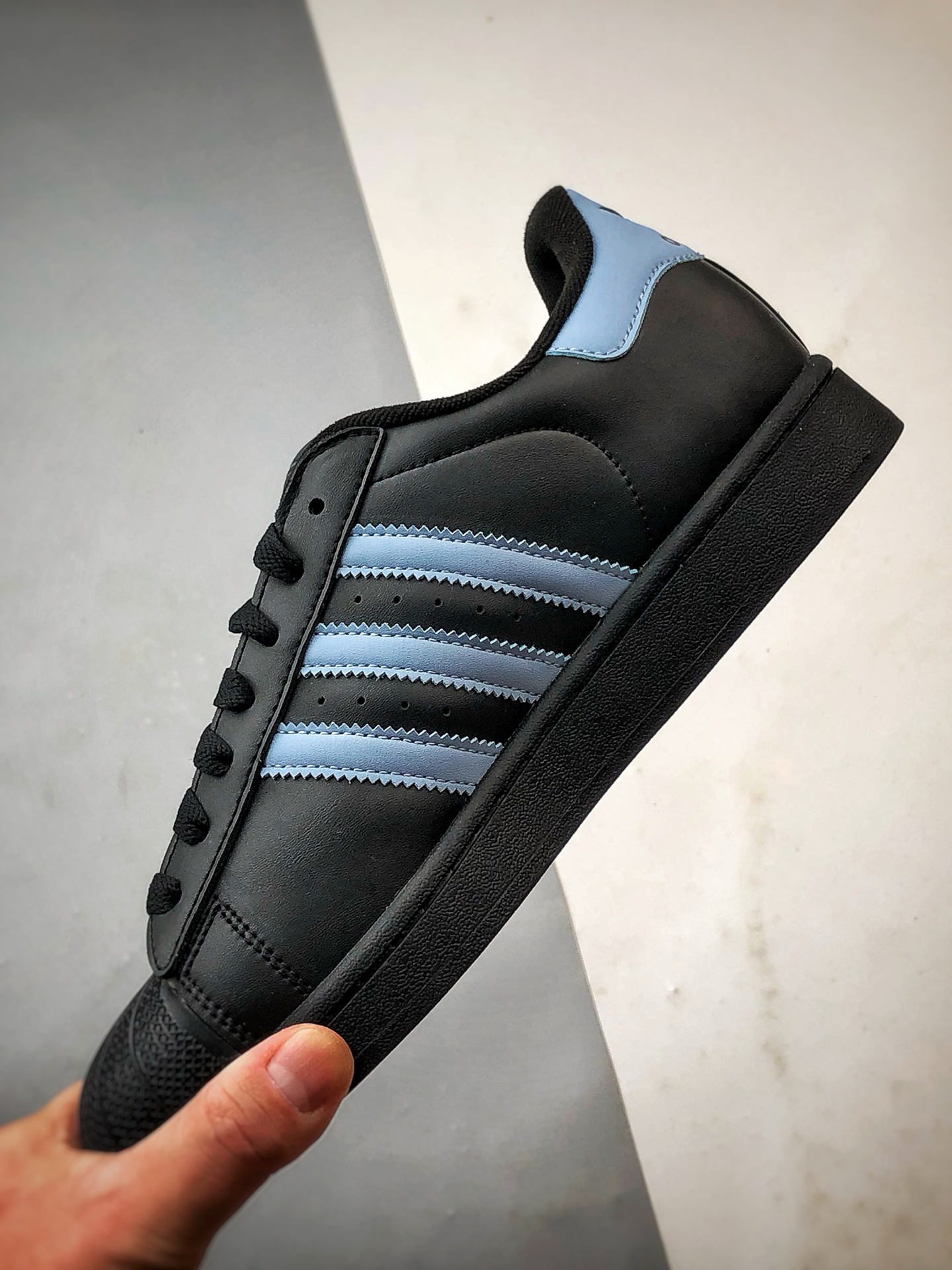 AD Originals Super 2 黑蓝色贝壳头 JS1338