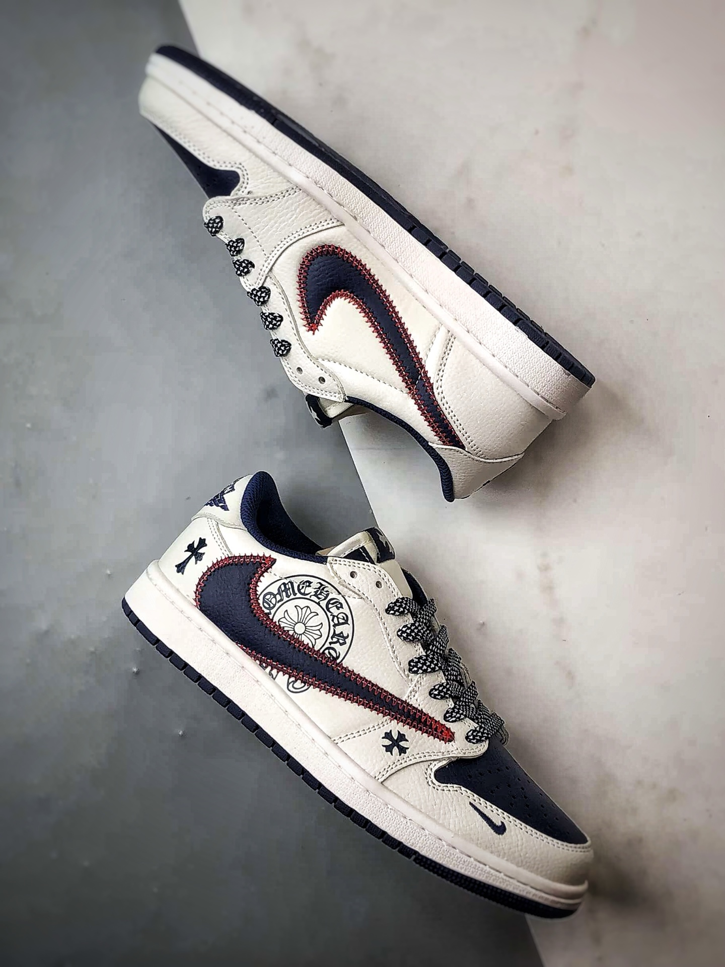 Air Jordan 1 Low ”高端定制” 克罗心白蓝红缝线倒钩 DZ5899-030