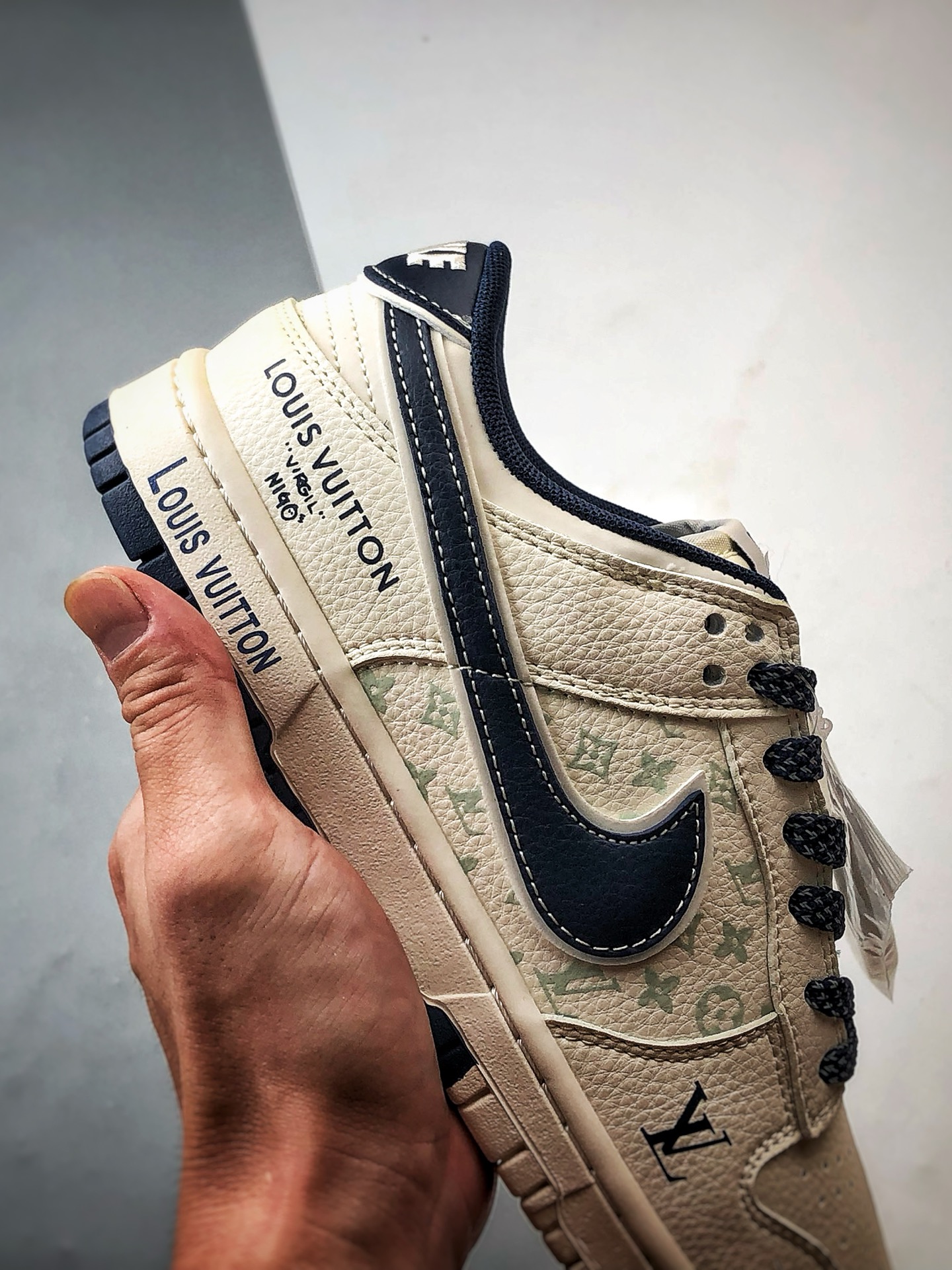 NK Dunk Low Retro ”DIY高端定制” LV米白藏蓝 低帮休闲运动板鞋 HT5088-610