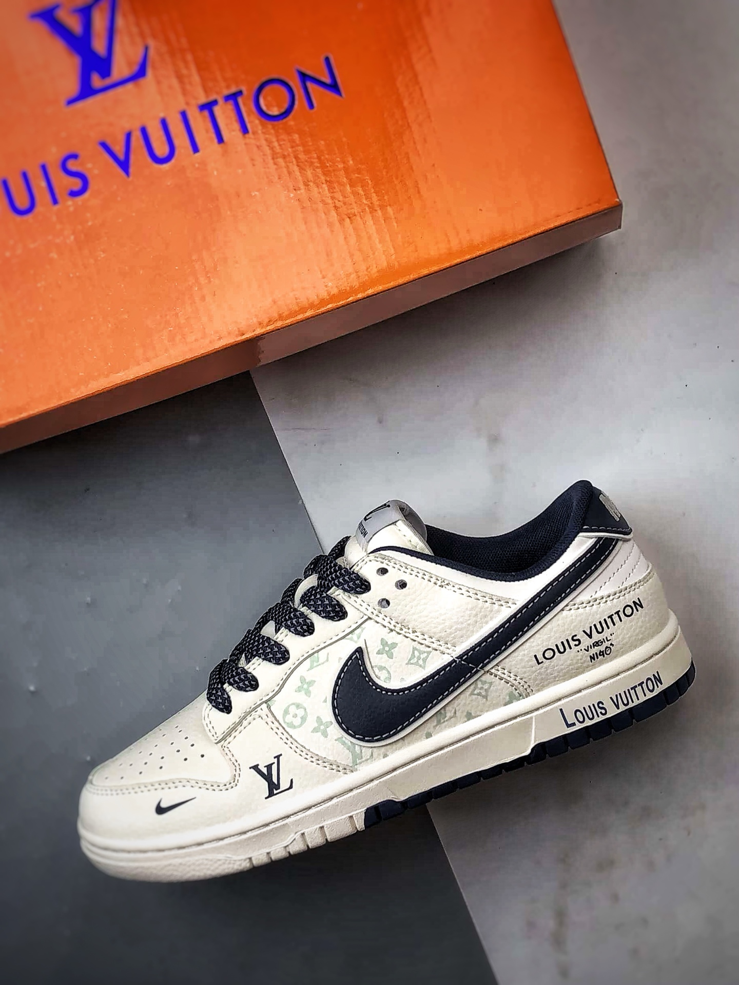 NK Dunk Low Retro ”DIY高端定制” LV米白藏蓝 低帮休闲运动板鞋 HT5088-610