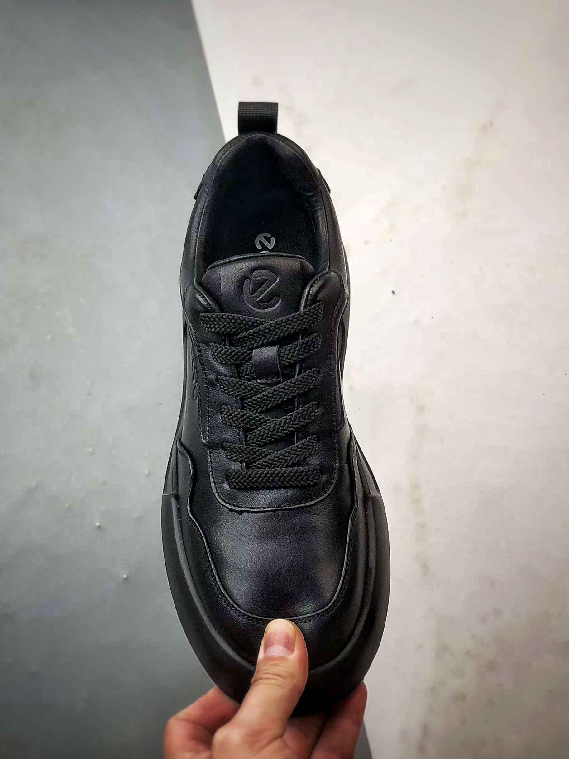 Ecco/爱步 街头时尚户外系列 25年新款真皮系带舒适板鞋 635335