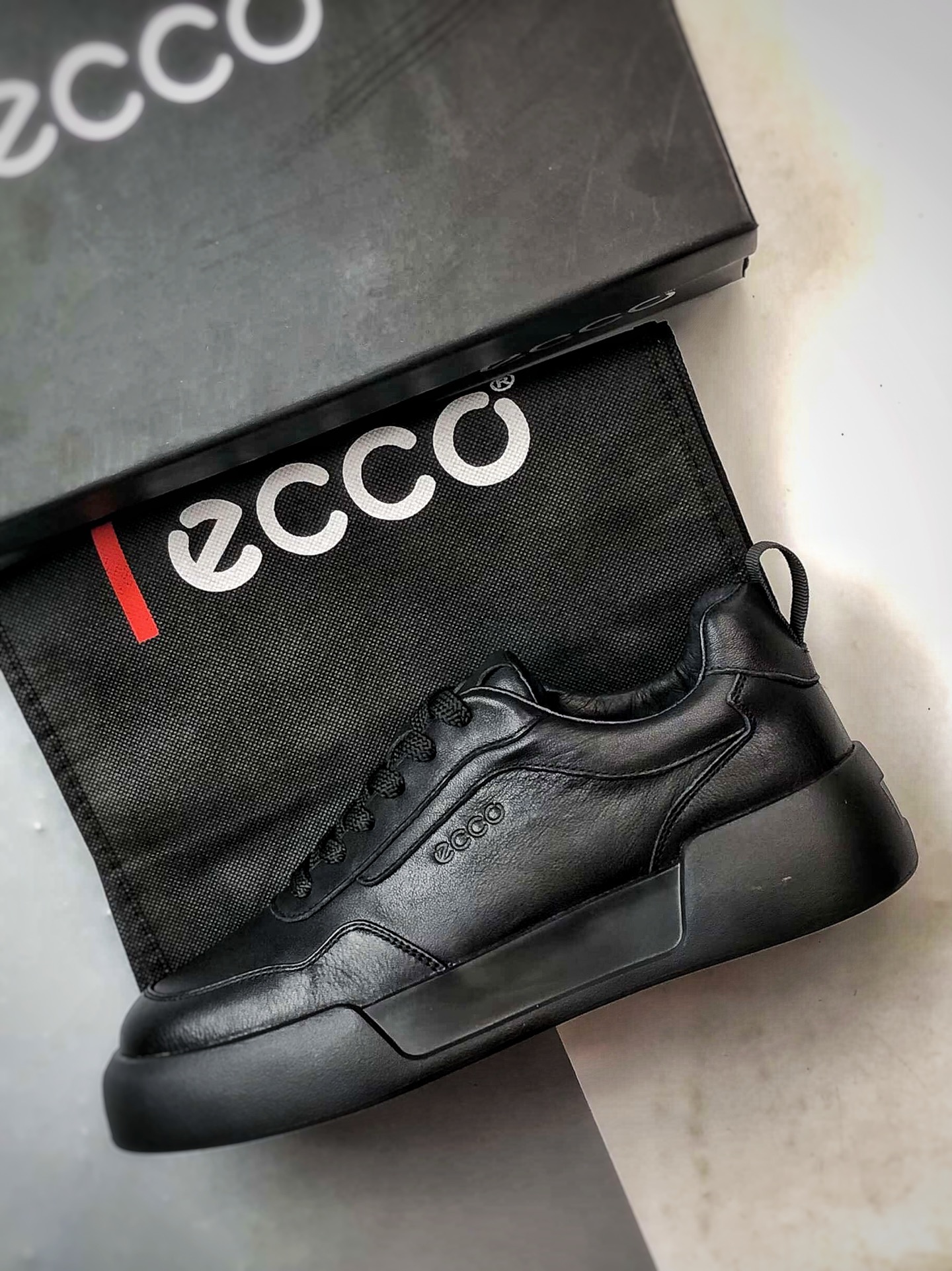 Ecco/爱步 街头时尚户外系列 25年新款真皮系带舒适板鞋 635335