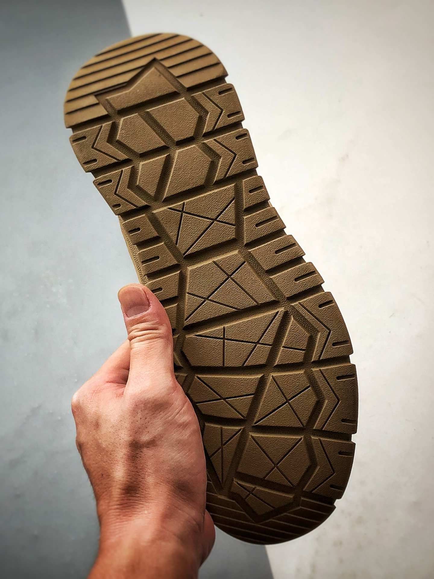 Timberland 添柏岚/天伯伦 户外中帮休闲马丁靴系列 TBA8368T