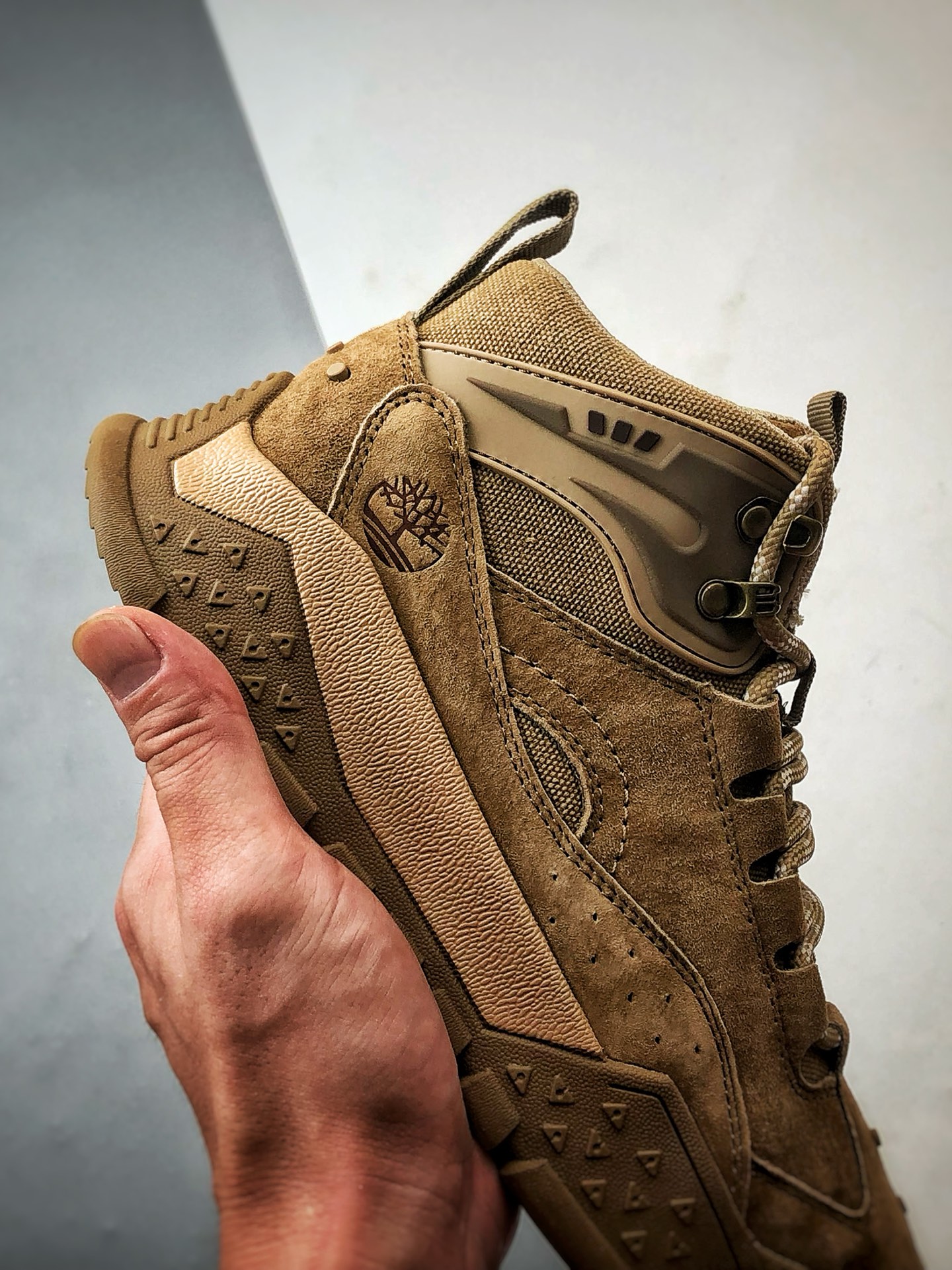 Timberland 添柏岚/天伯伦 户外中帮休闲马丁靴系列 TBA8368T