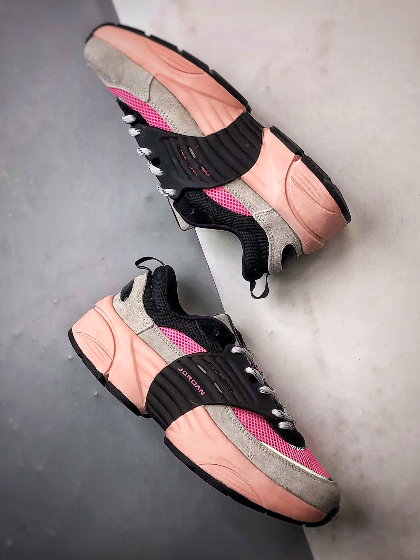 220 Jordan Trunner O/S 黑灰粉 复古经典百搭生活休闲鞋 IB3722-002