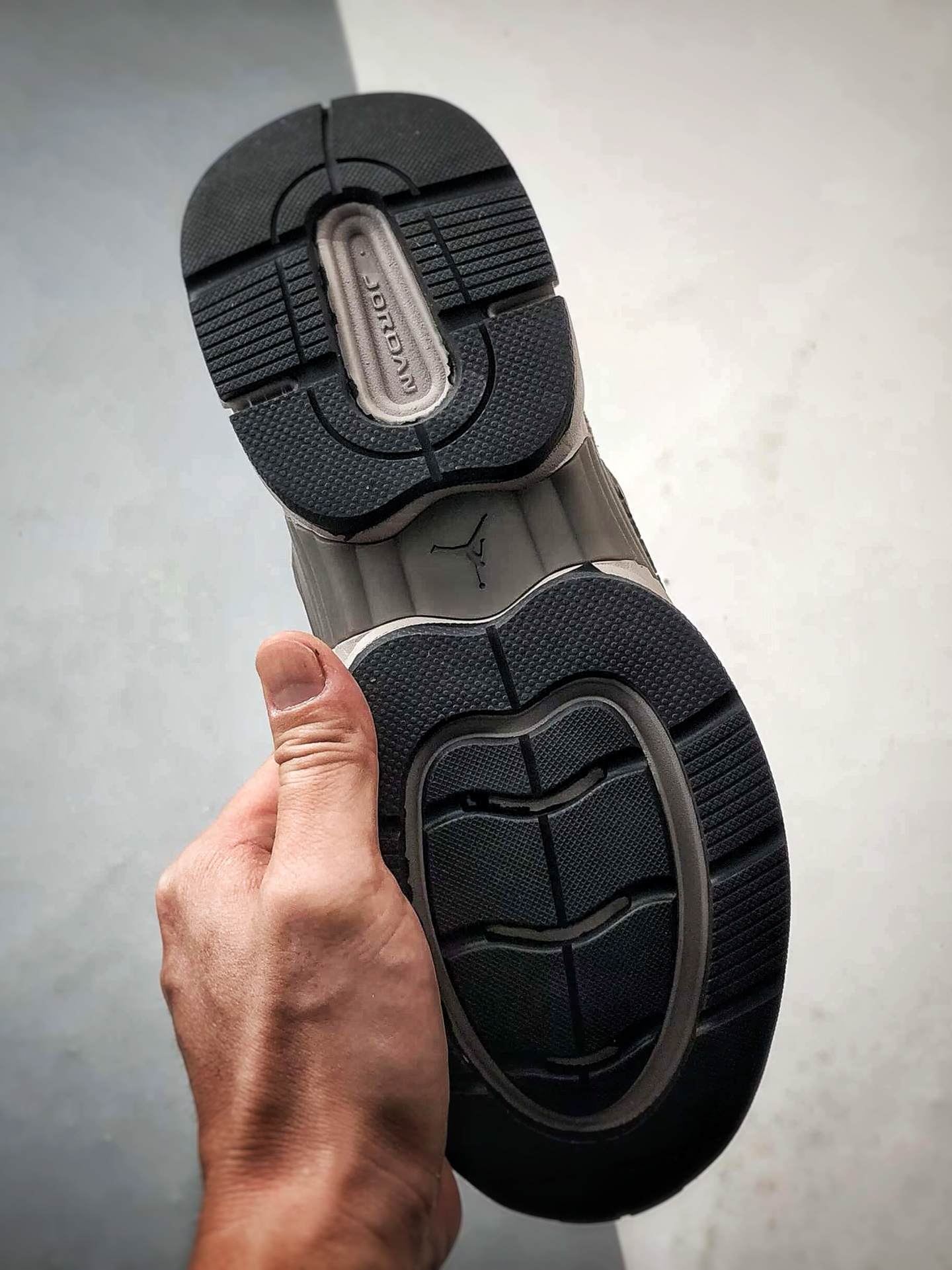 220 Jordan Trunner O/S 棕褐色 复古经典百搭生活休闲鞋 IB3722-201