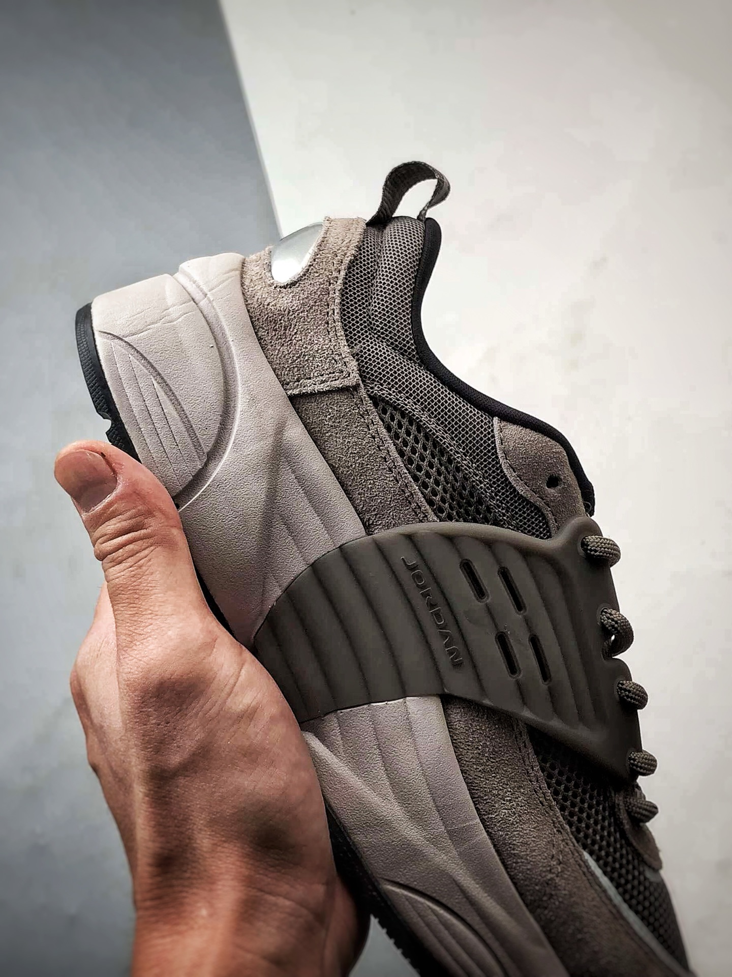 220 Jordan Trunner O/S 棕褐色 复古经典百搭生活休闲鞋 IB3722-201