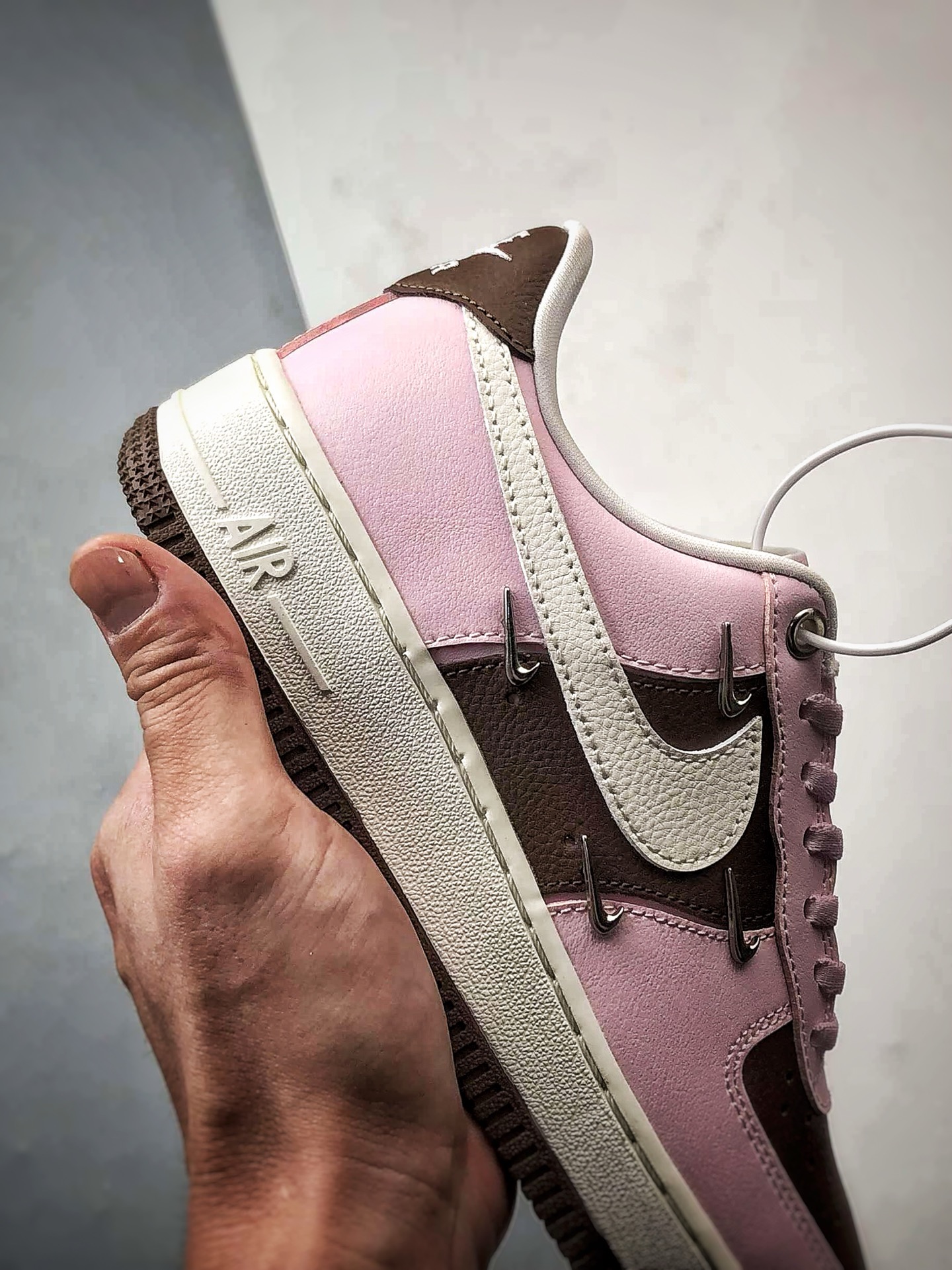 220 Air Force 1 '07 Low 粉棕四小钩 IO7595-211