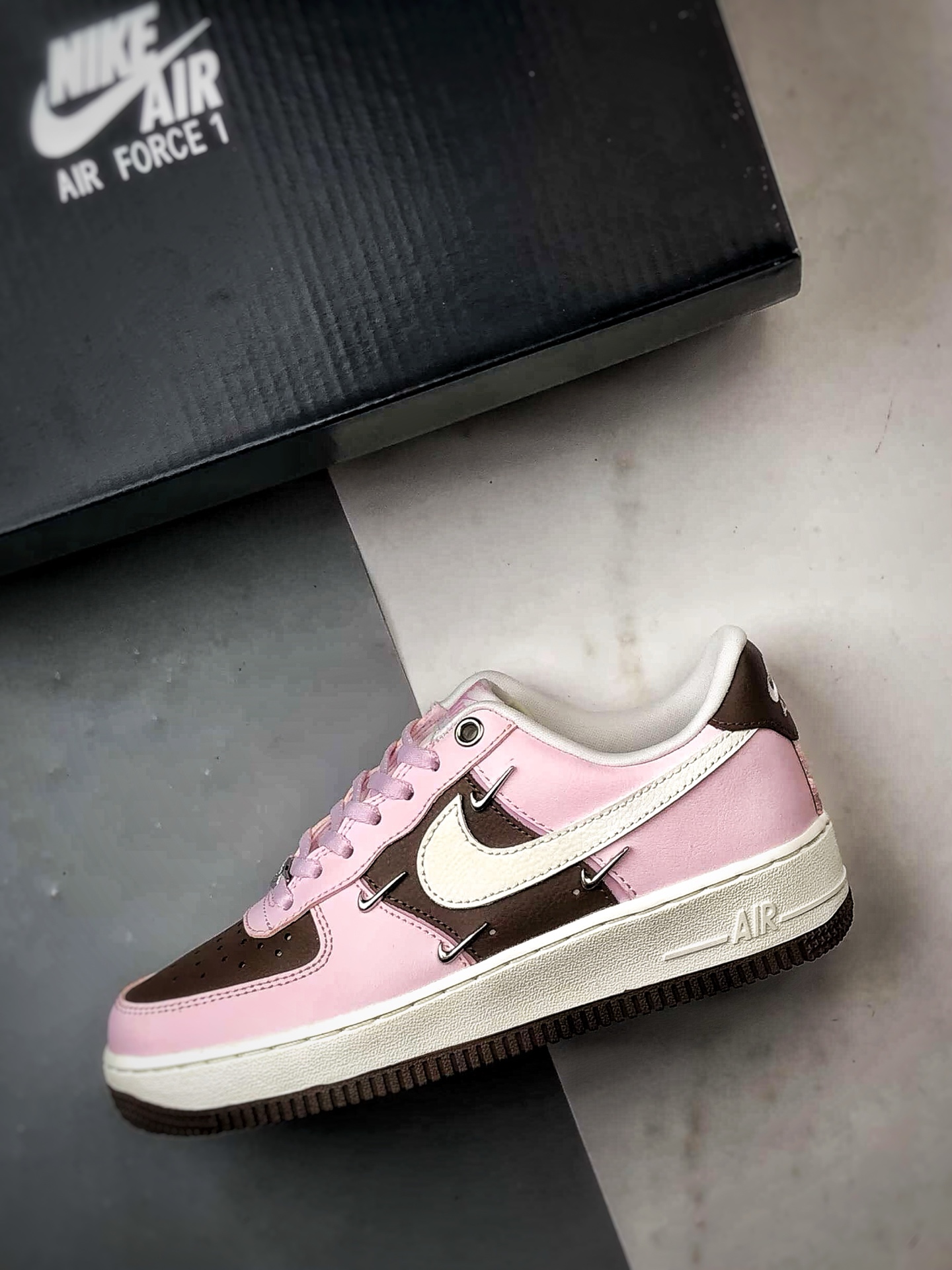 220 Air Force 1 '07 Low 粉棕四小钩 IO7595-211