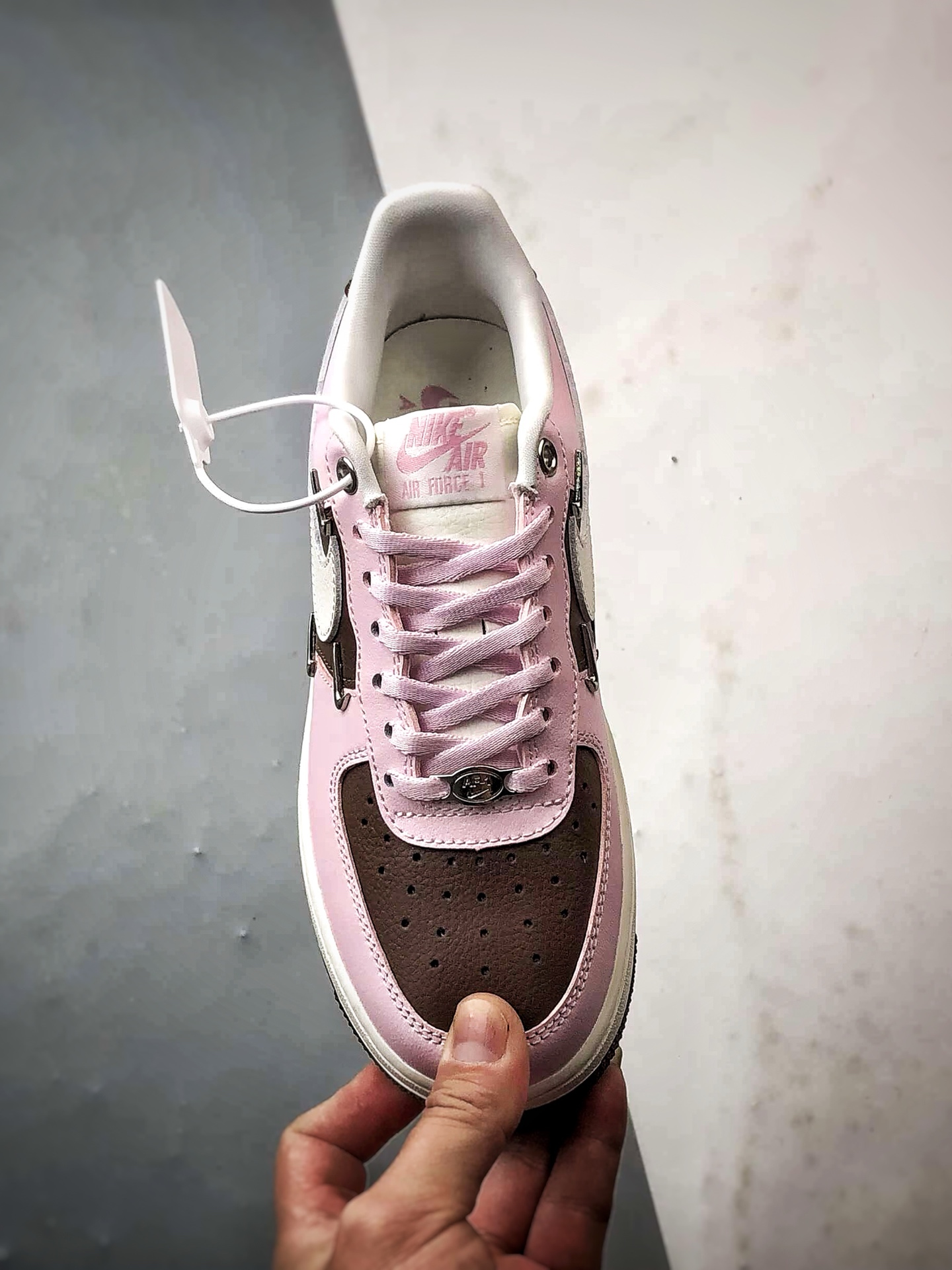 220 Air Force 1 '07 Low 粉棕四小钩 IO7595-211