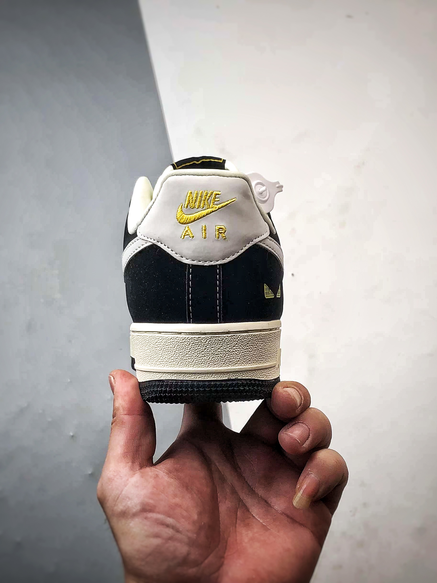 280 Fendi x Air Force 1 Low 黑白黄 DX1888-099