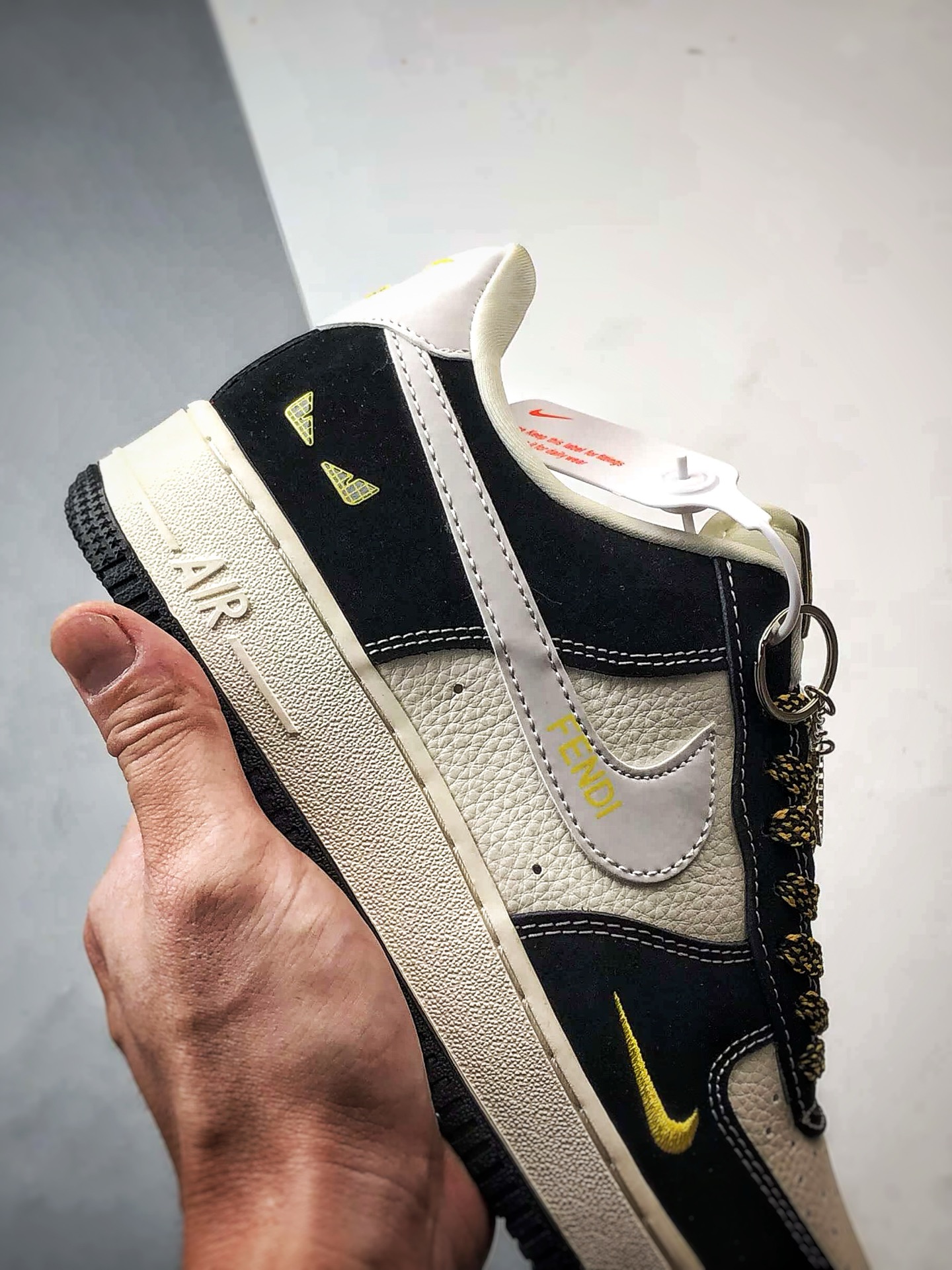 280 Fendi x Air Force 1 Low 黑白黄 DX1888-099
