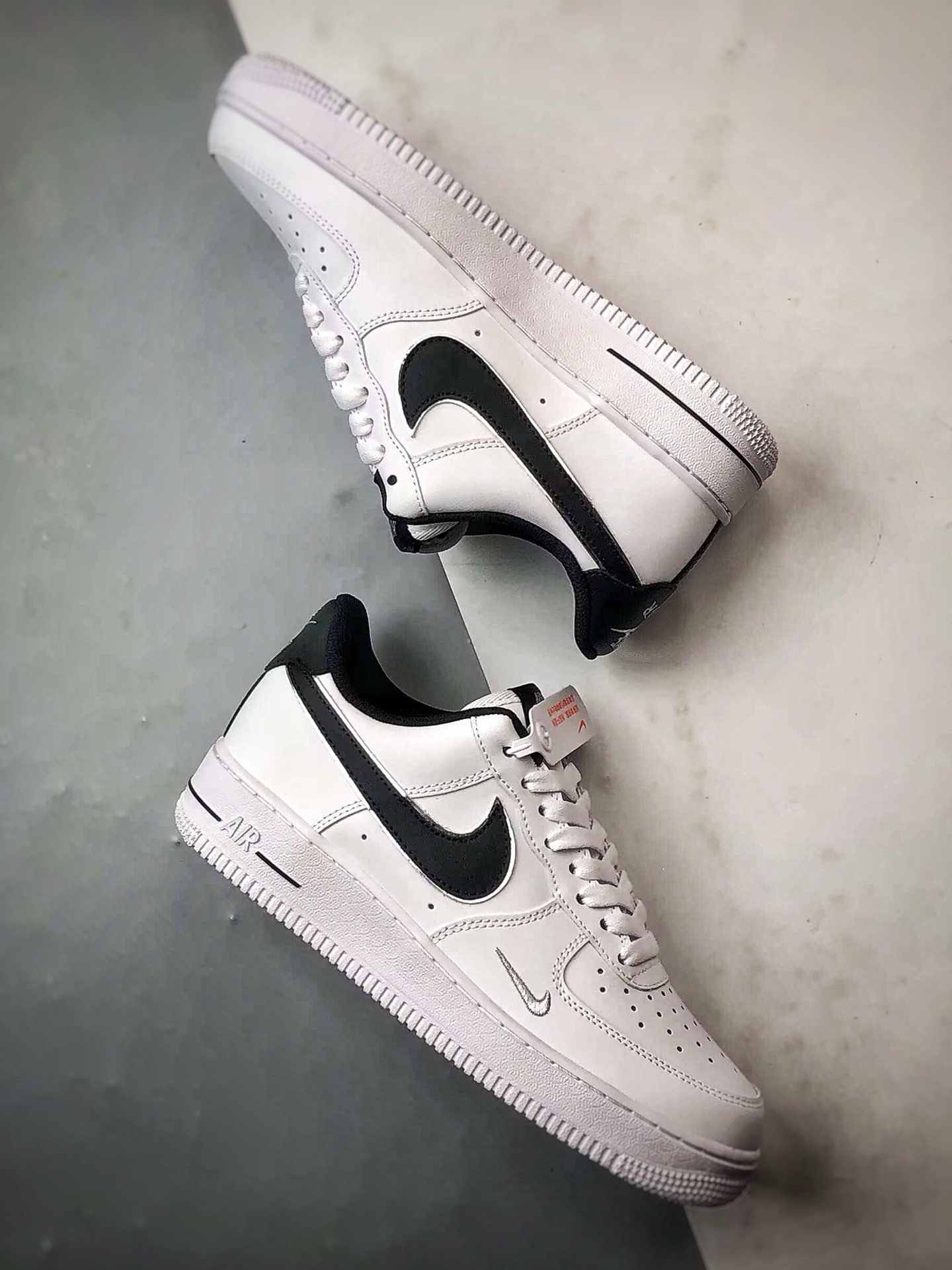 260 定制球鞋 Air Force 1 Low 白黑刺绣小银钩 经典休闲运动板鞋 ZH0316-109