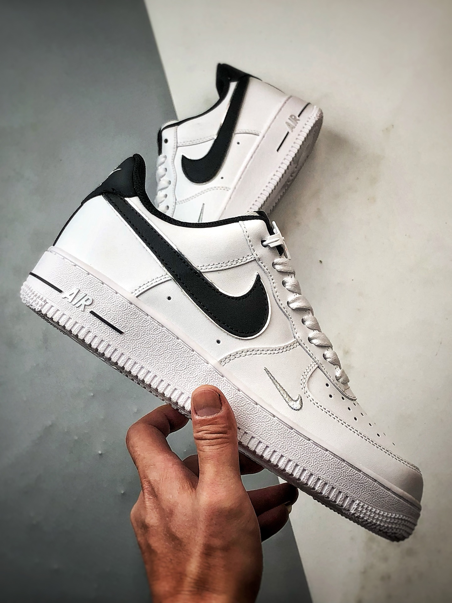 260 定制球鞋 Air Force 1 Low 白黑刺绣小银钩 经典休闲运动板鞋 ZH0316-109