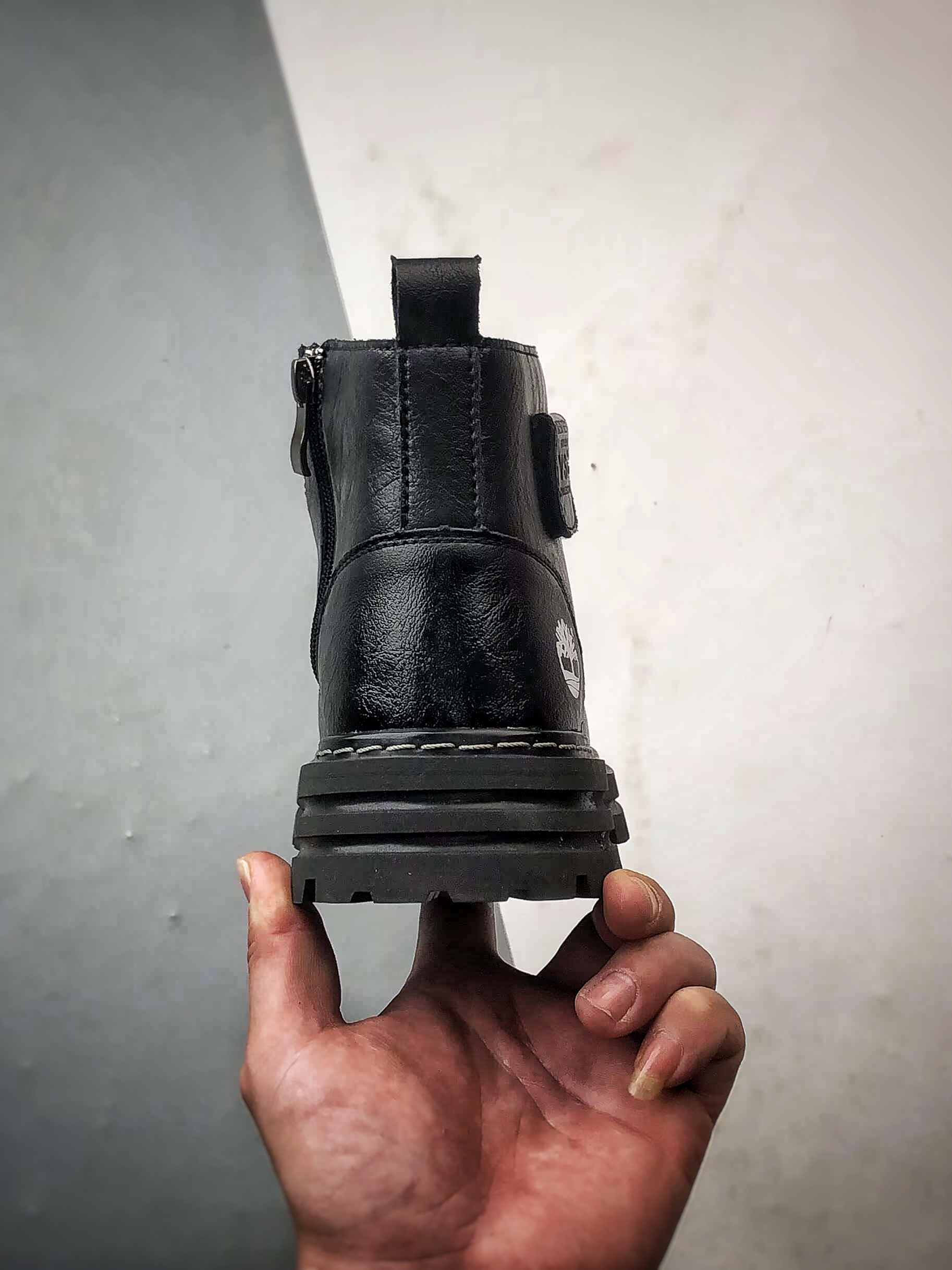 240 Timberland 天伯伦/添柏岚 2025秋冬新款 经典高帮休闲男鞋 TB9977