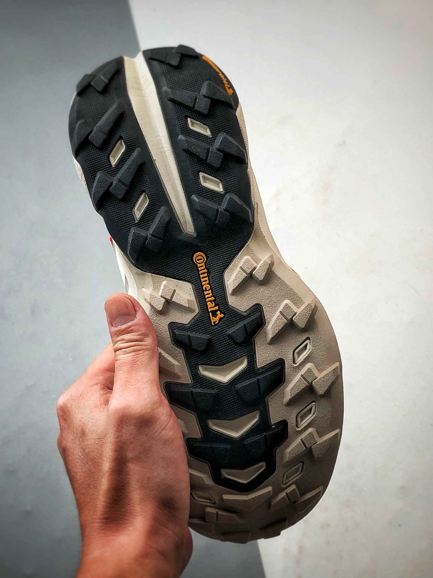 190 AD Terrex X Free Hiker GTX Shoes 米灰 户外防水透湿透汽运动登山徒步鞋 HQ4883