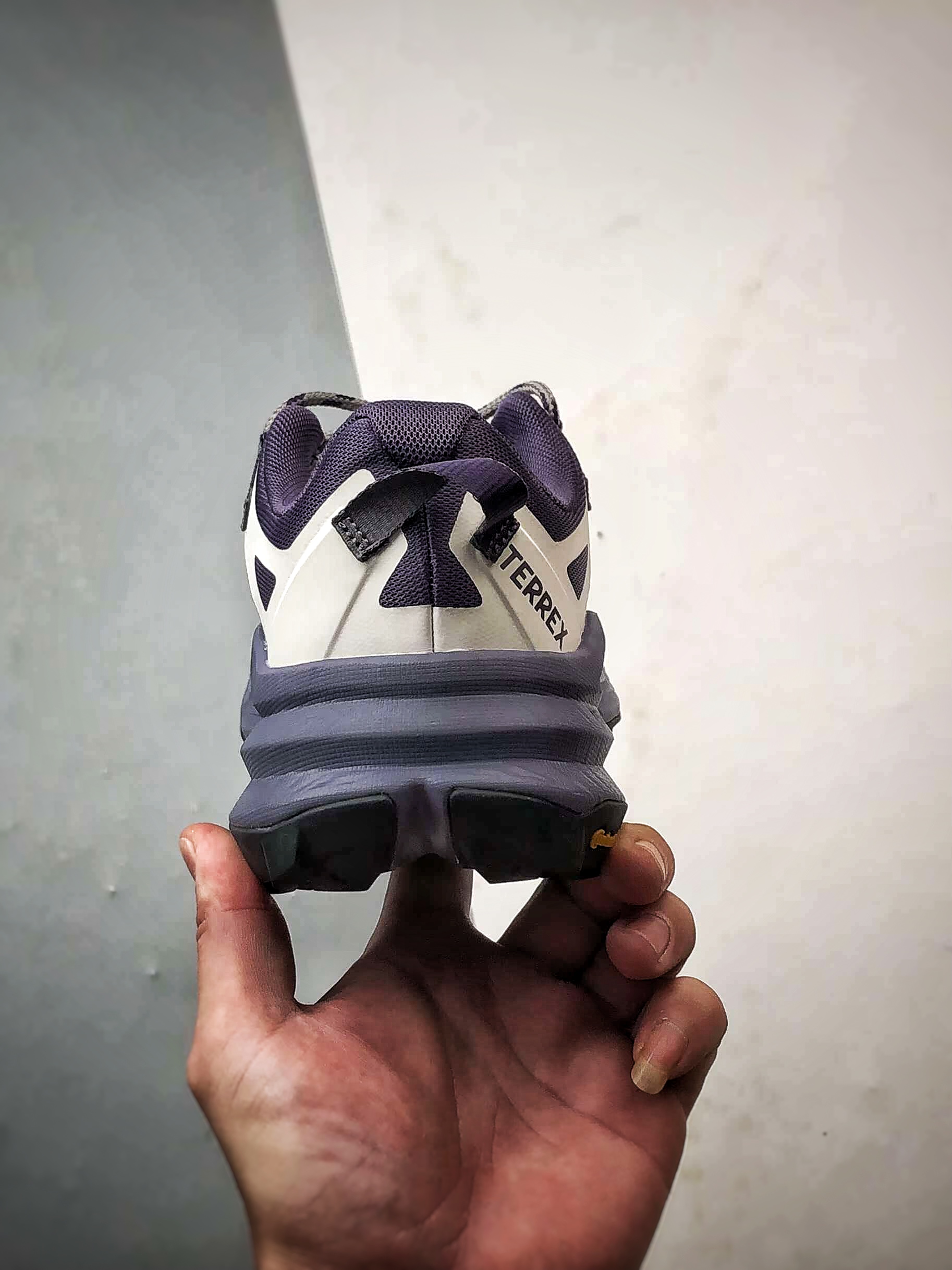 190 AD Terrex X Free Hiker GTX Shoes 白紫 户外防水透湿透汽运动登山徒步鞋 HQ4886