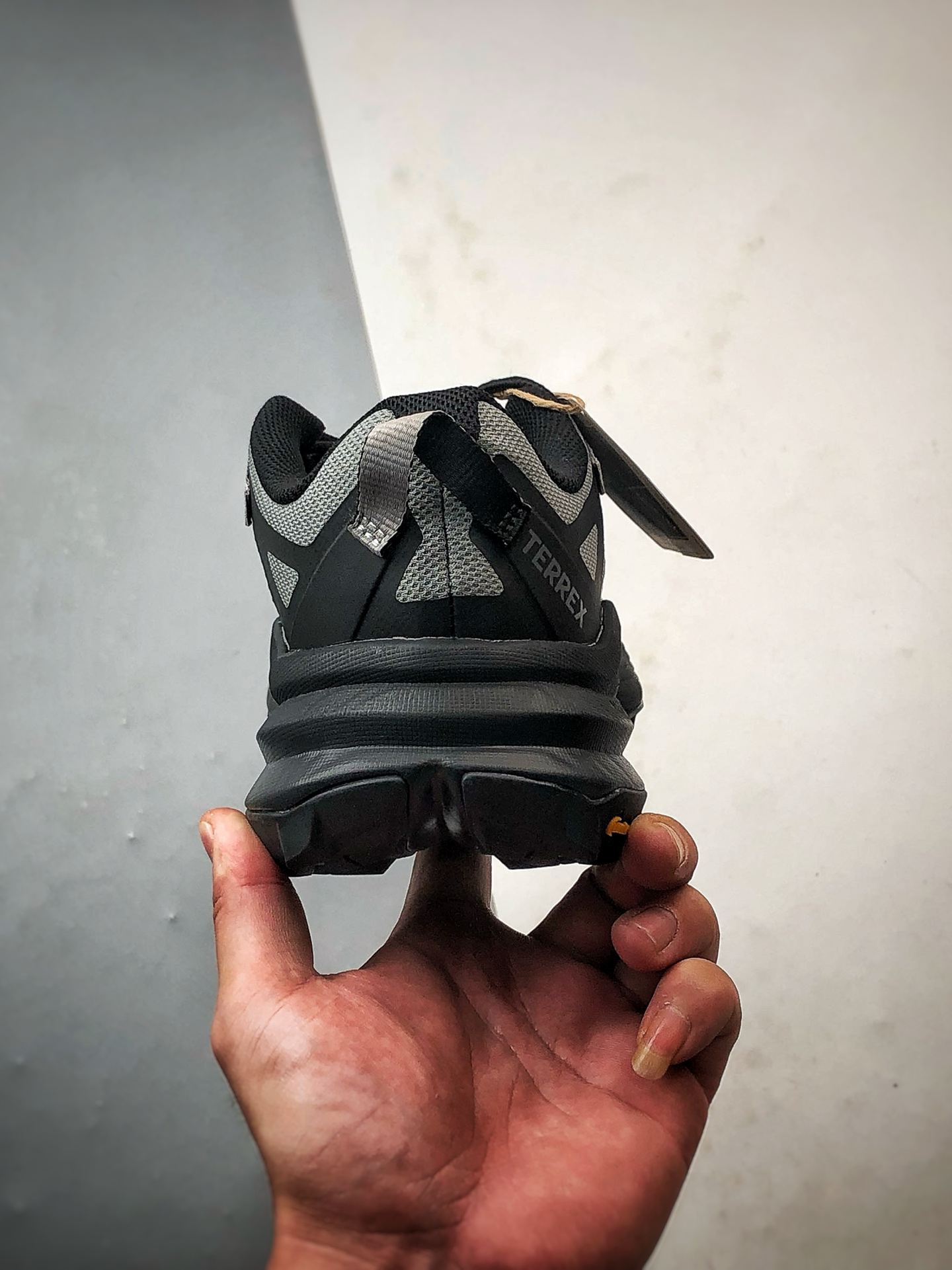 190 AD Terrex X Free Hiker GTX Shoes 黑灰 户外防水透湿透汽运动登山徒步鞋 HQ4888