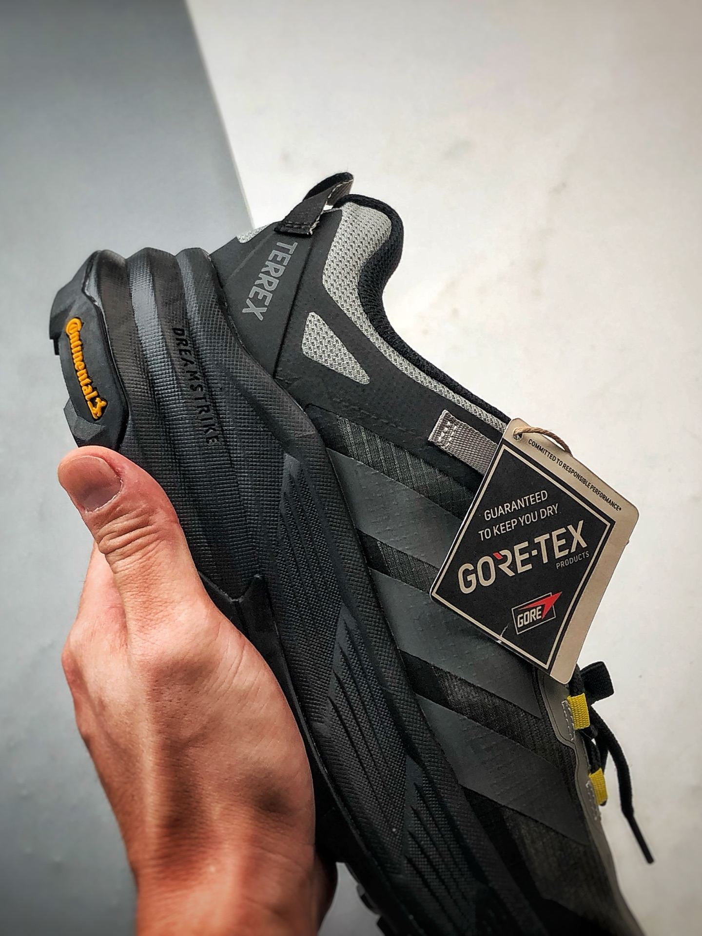 190 AD Terrex X Free Hiker GTX Shoes 黑灰 户外防水透湿透汽运动登山徒步鞋 HQ4888