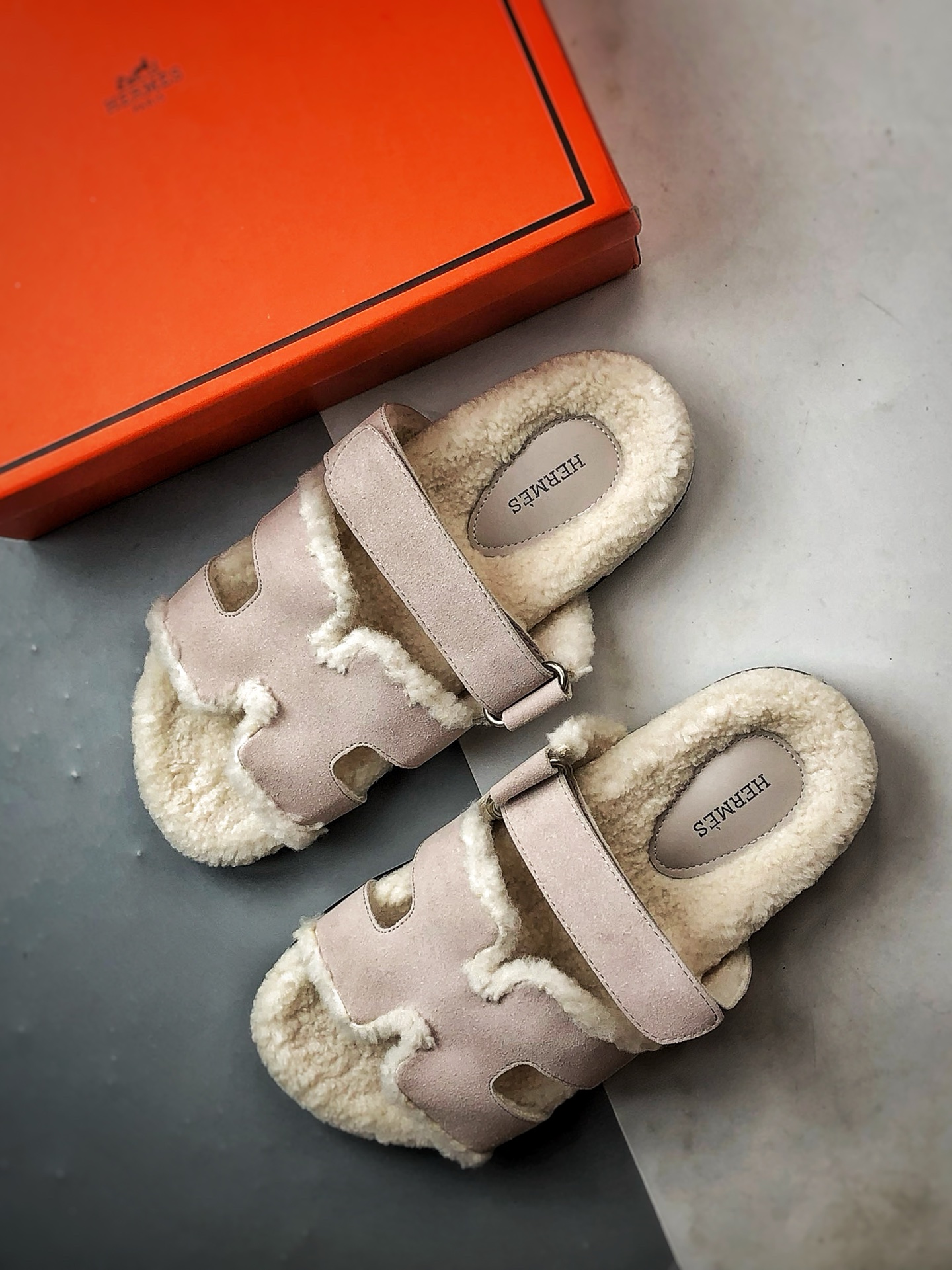 200 Hermes/爱马仕 经典二舅羊毛拖 灰白 小红书爆款火爆来袭