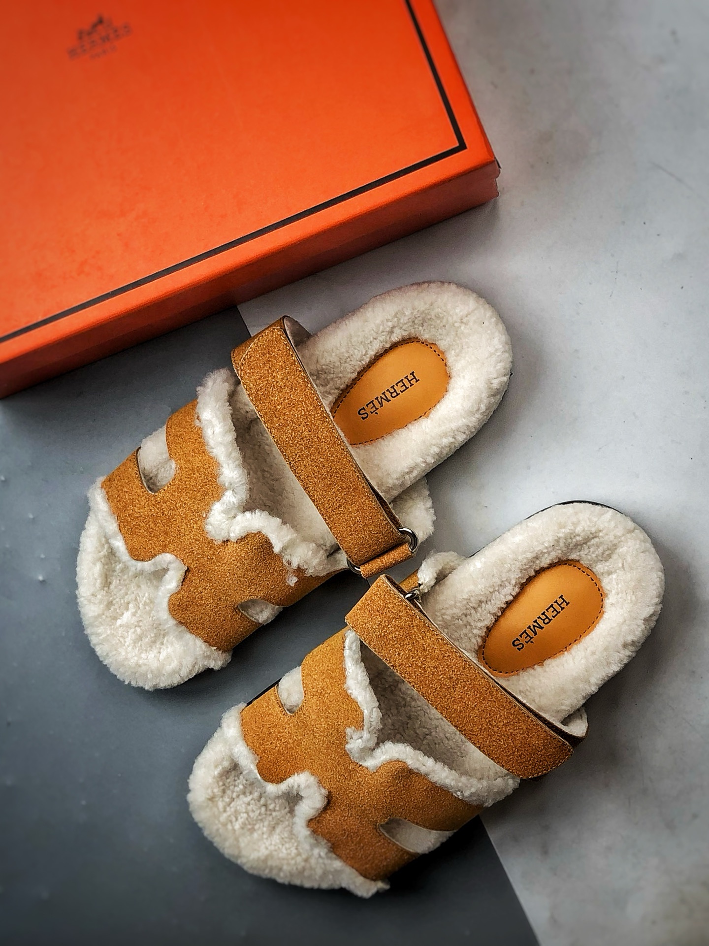 200 Hermes/爱马仕 经典二舅羊毛拖 黄色 小红书爆款火爆来袭