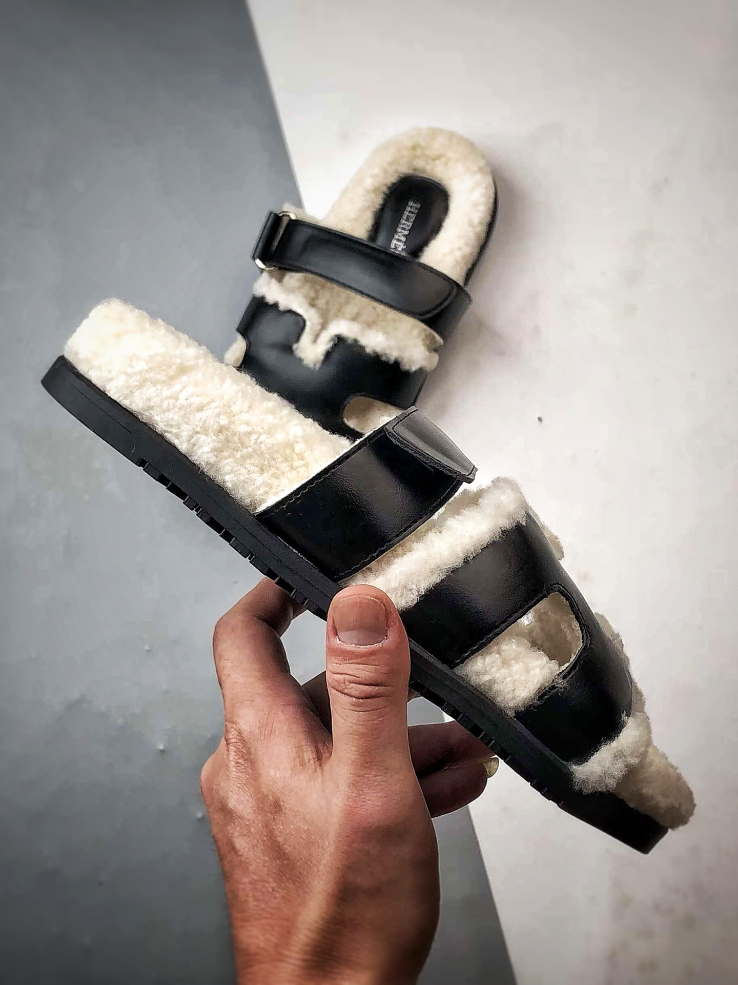 200 Hermes/爱马仕 经典二舅羊毛拖 黑色 小红书爆款火爆来袭 秋冬穿搭必单品