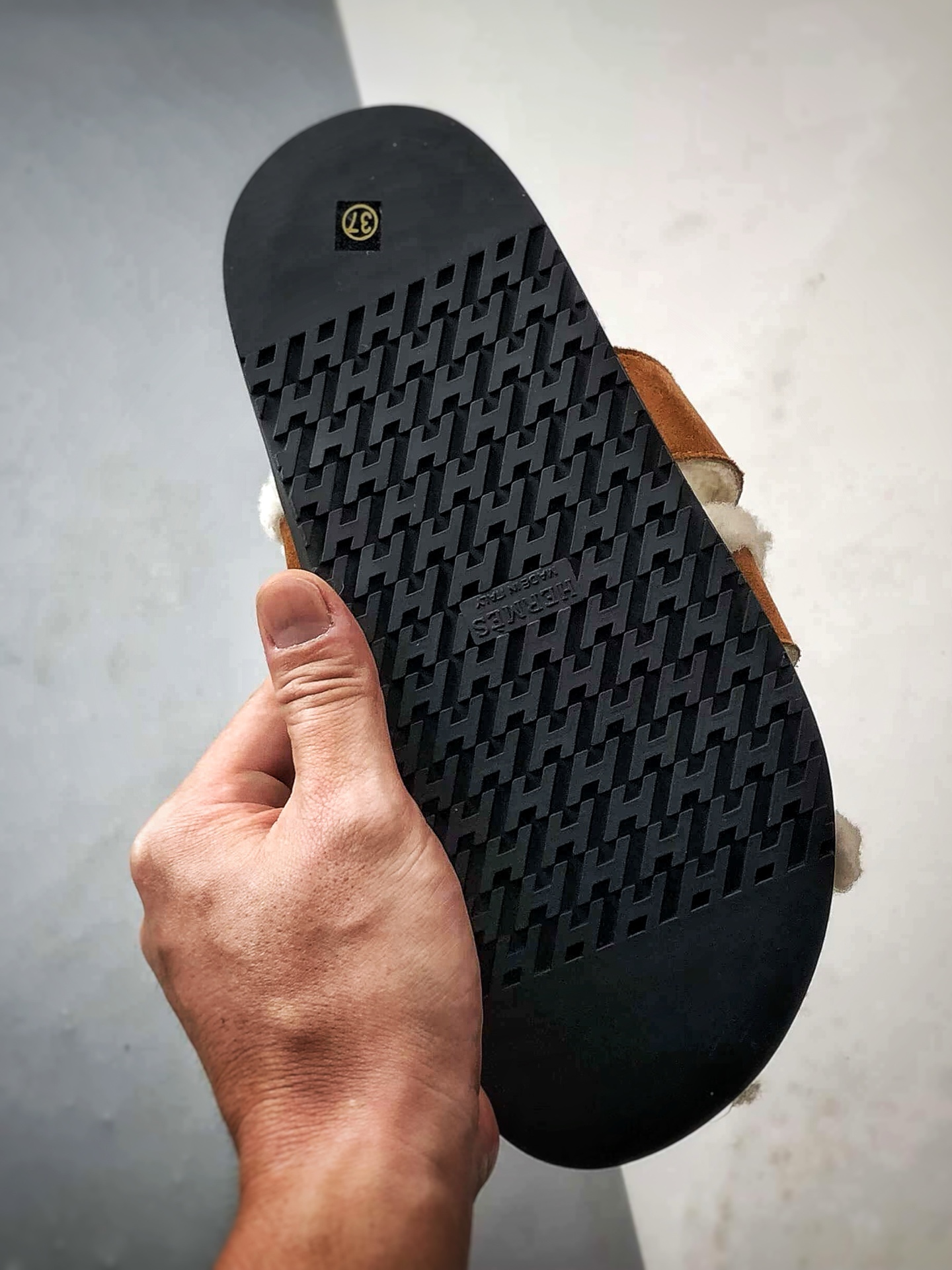 200 Hermes/爱马仕 经典二舅羊毛拖 棕色