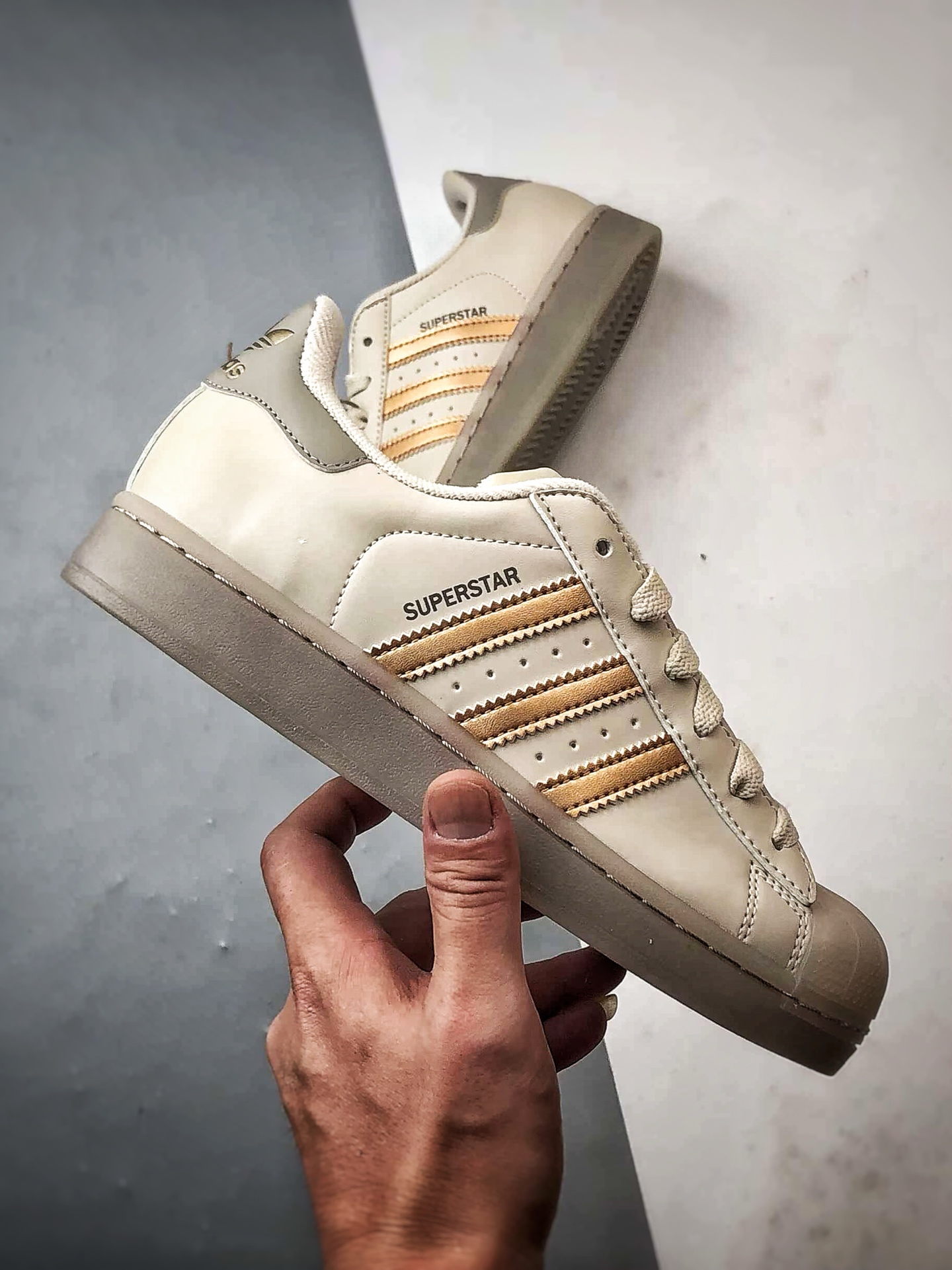 170 AD Originals Super 2 奶杏色贝壳头 JR7355