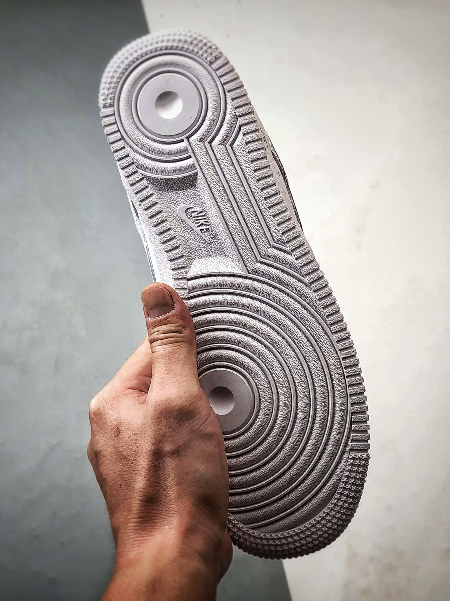 240 定制球鞋 Air Force 1 Low 顽皮小鬼 白黑 经典休闲运动板鞋 FV5159-111