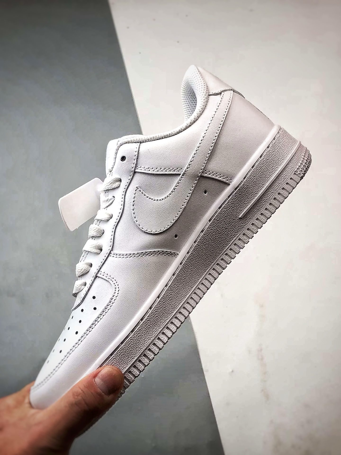 240 定制球鞋 Air Force 1 Low 顽皮小鬼 白黑 经典休闲运动板鞋 FV5159-111