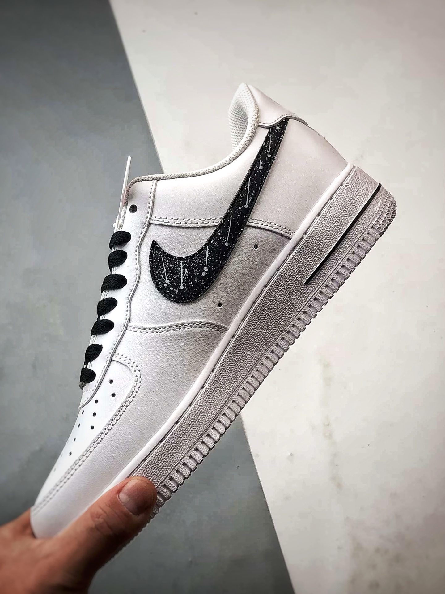 280 定制球鞋 Air Force 1 Low 星芒轨迹 白黑 经典休闲运动板鞋 ZH0316-126