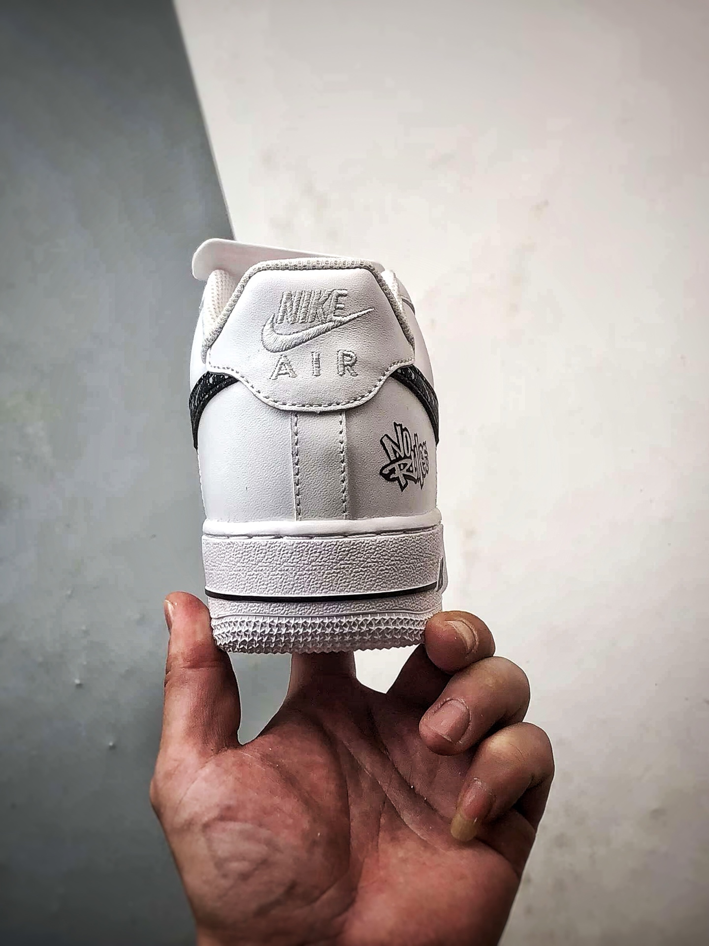 280 定制球鞋 Air Force 1 Low 星芒轨迹 白黑 经典休闲运动板鞋 ZH0316-126