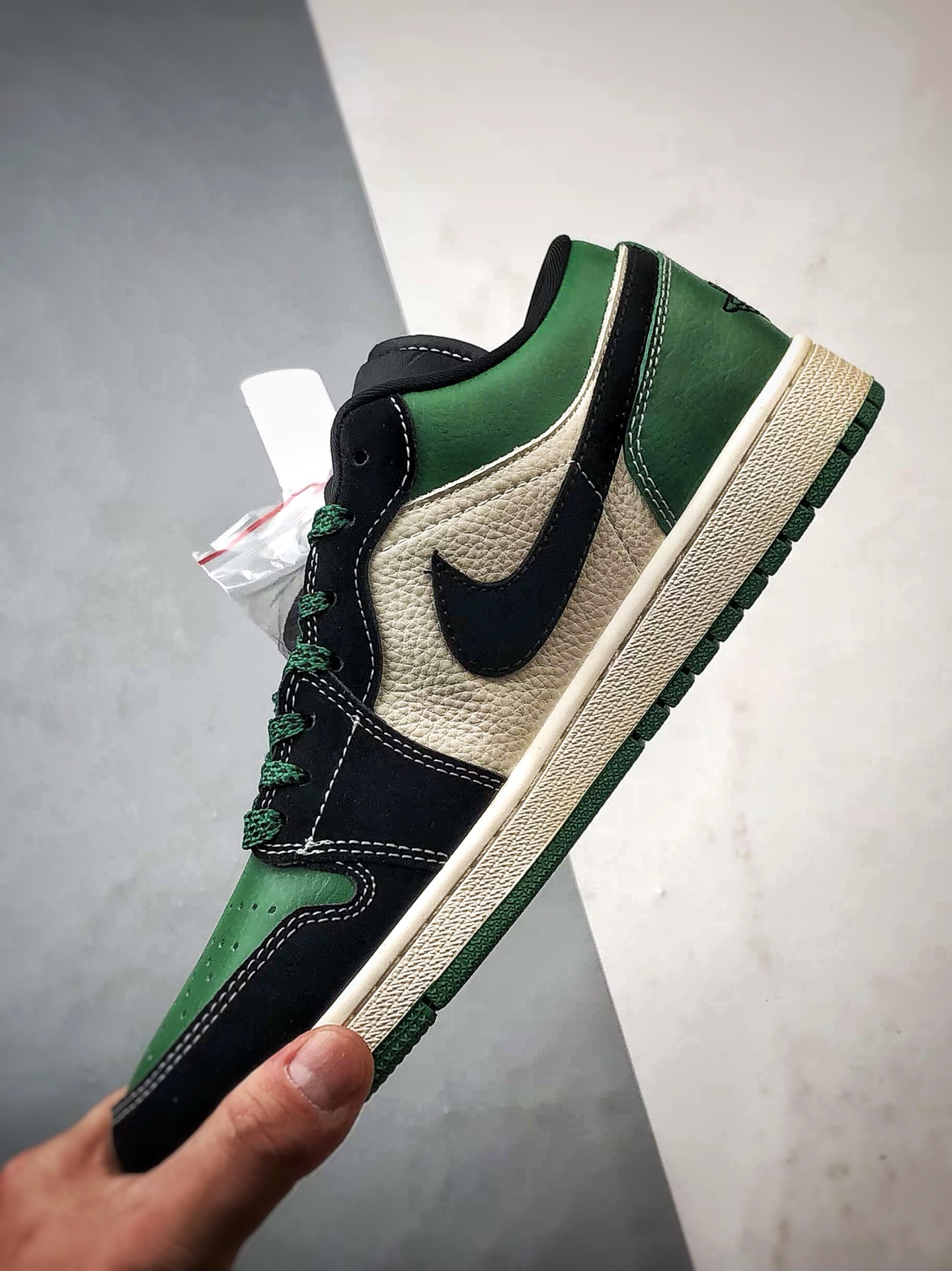 290 Air Jordan 1 Low ”高端定制” 斯图西涂鸦黑白绿 QJ1988-004