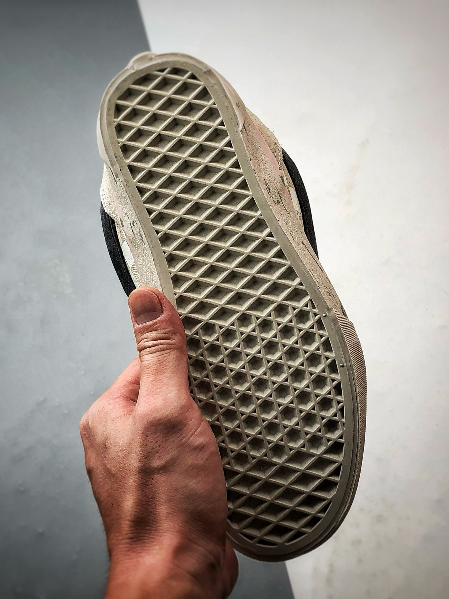 170 泡泡玛特 POP MA x Vans Authentic SPACE MOLLY 联名款米色 舒适百搭男女低帮面包鞋 VN000EE6