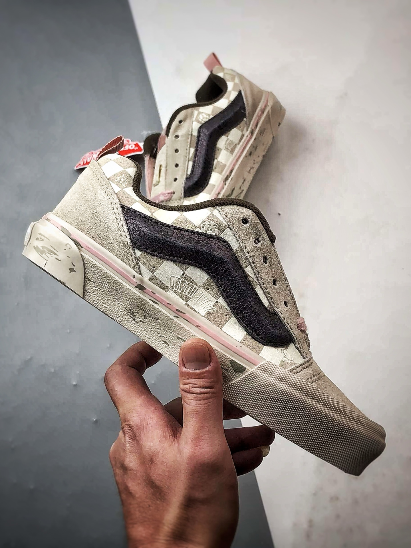 170 泡泡玛特 POP MA x Vans Authentic SPACE MOLLY 联名款米色 舒适百搭男女低帮面包鞋 VN000EE6