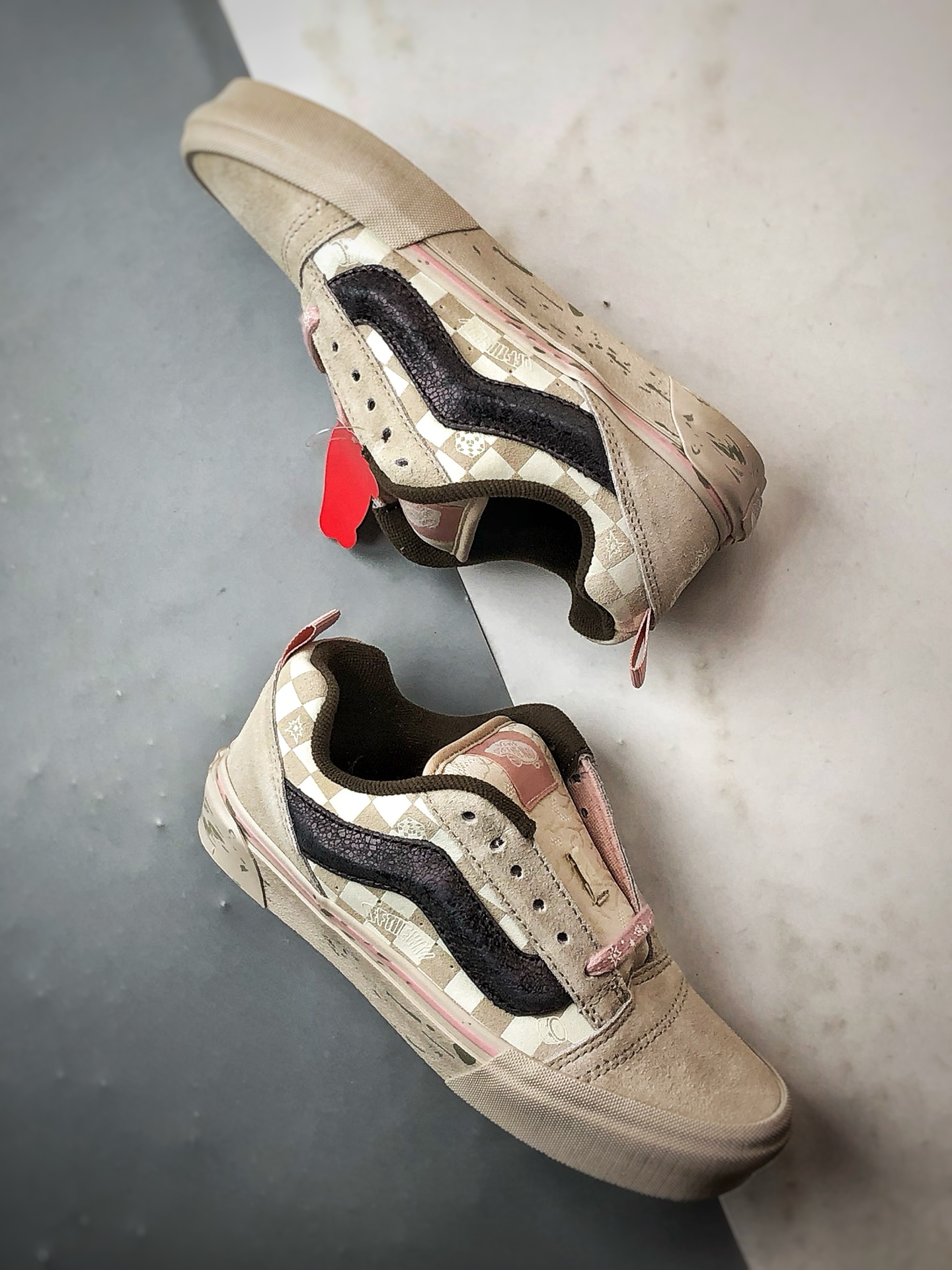 170 泡泡玛特 POP MA x Vans Authentic SPACE MOLLY 联名款米色 舒适百搭男女低帮面包鞋 VN000EE6