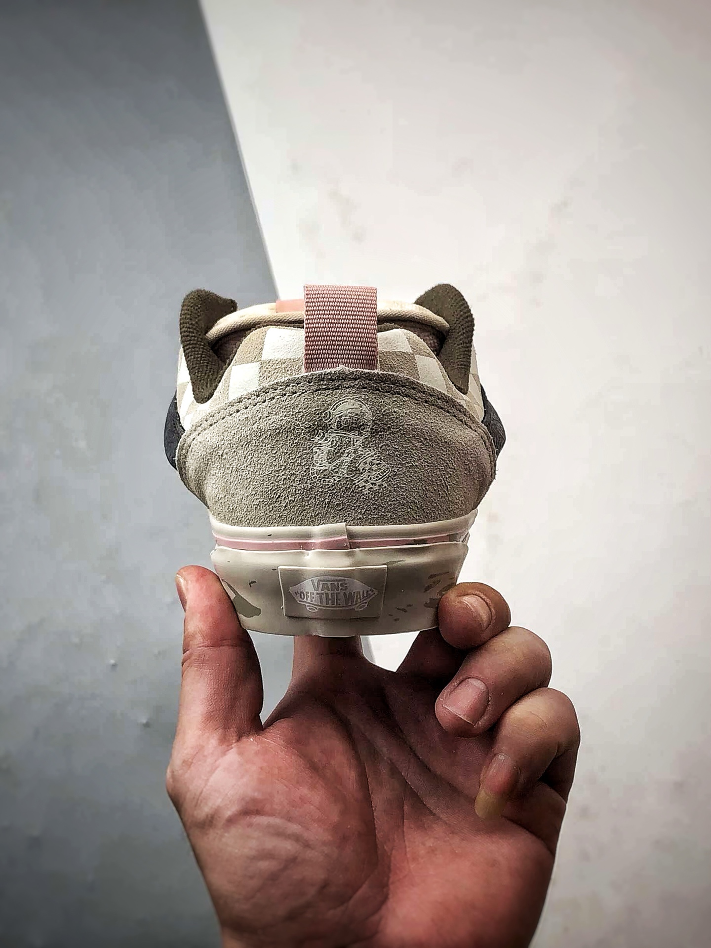 170 泡泡玛特 POP MA x Vans Authentic SPACE MOLLY 联名款米色 舒适百搭男女低帮面包鞋 VN000EE6