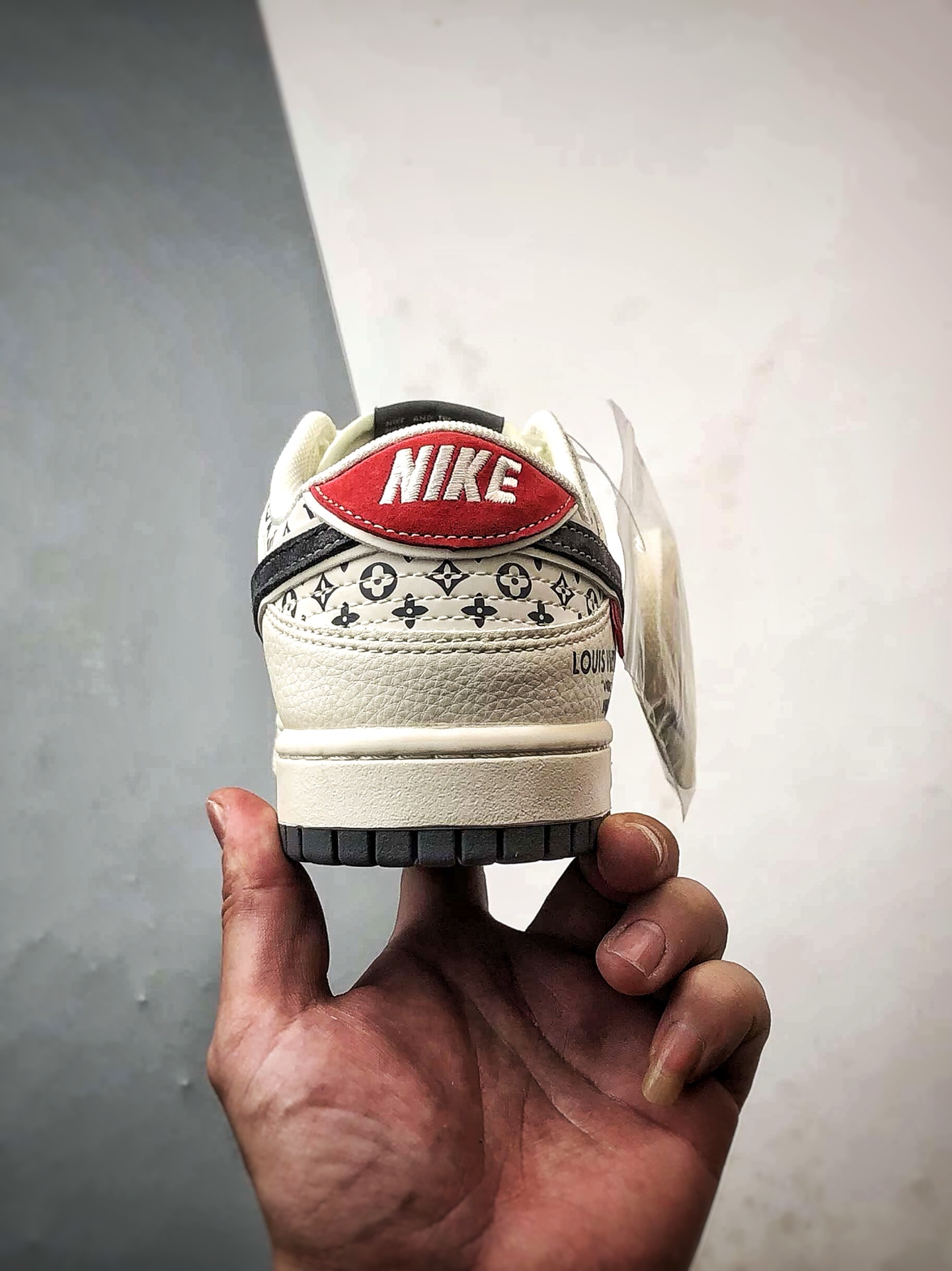 270 NK Dunk Low Retro ”DIY高端定制” LV米白深灰 低帮休闲运动板鞋 HT5088-609