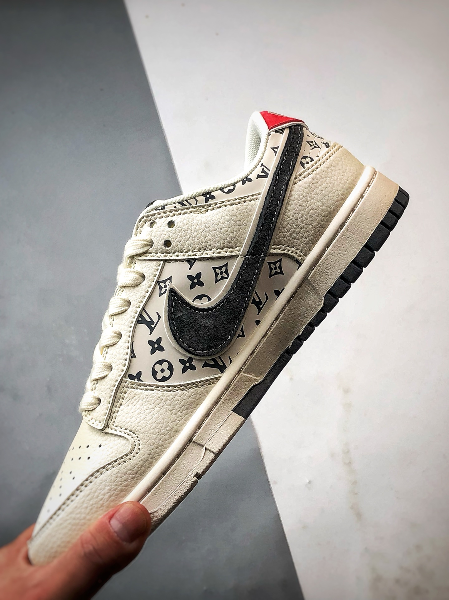 270 NK Dunk Low Retro ”DIY高端定制” LV米白深灰 低帮休闲运动板鞋 HT5088-609