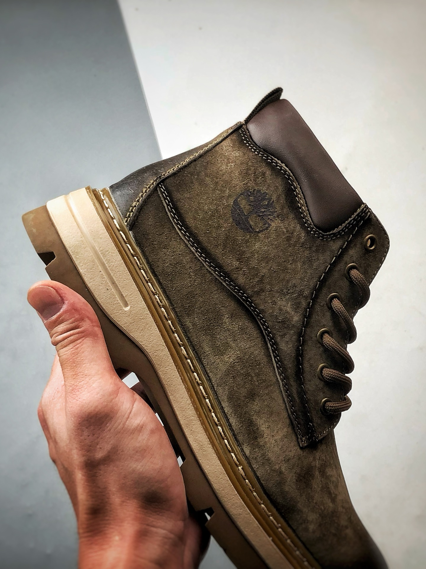 280 Timberland 添柏岚/天伯伦 户外高帮休闲大黄靴 TB10033